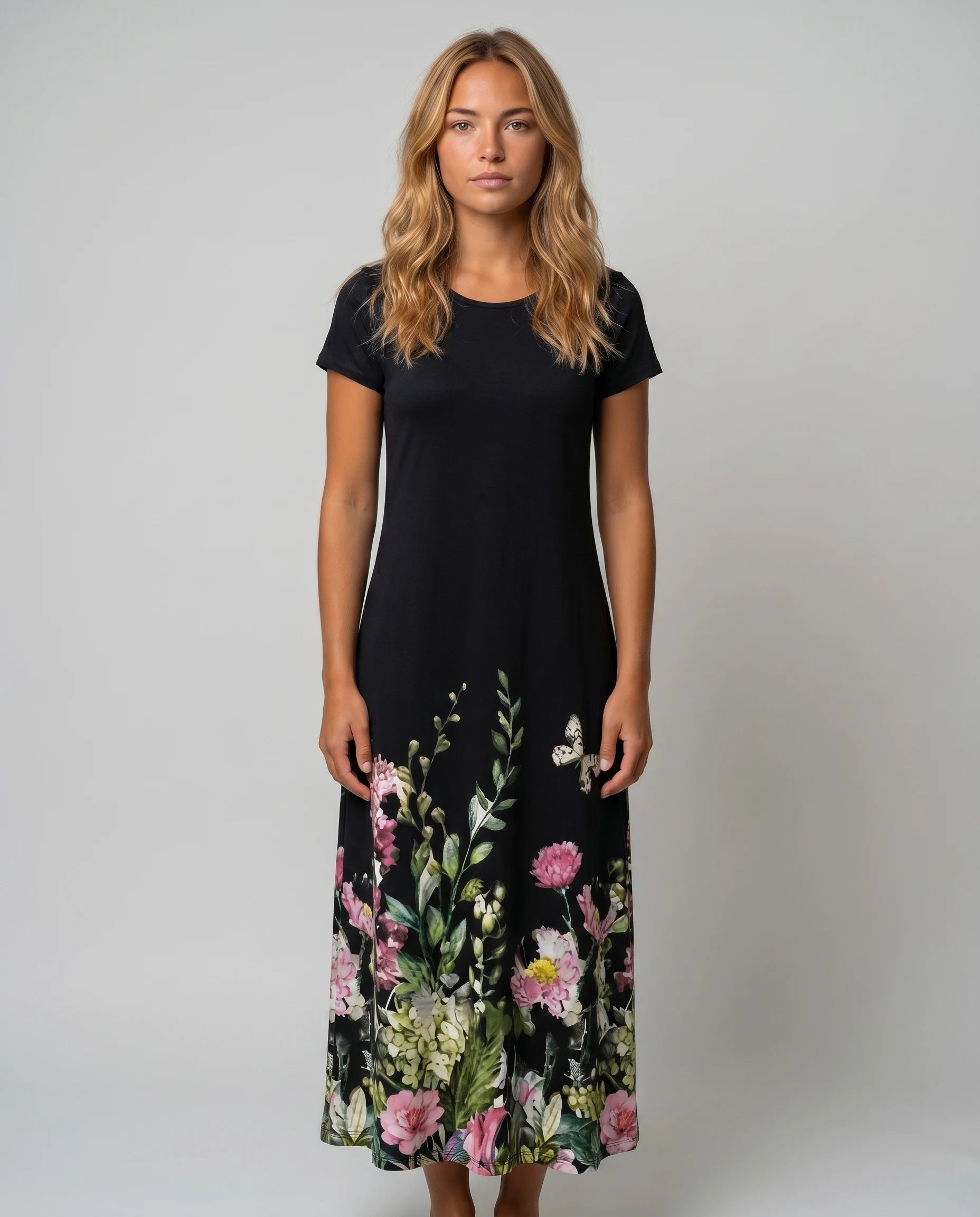 Robe longue a fleurs Pauline noire imprime botanique studio face