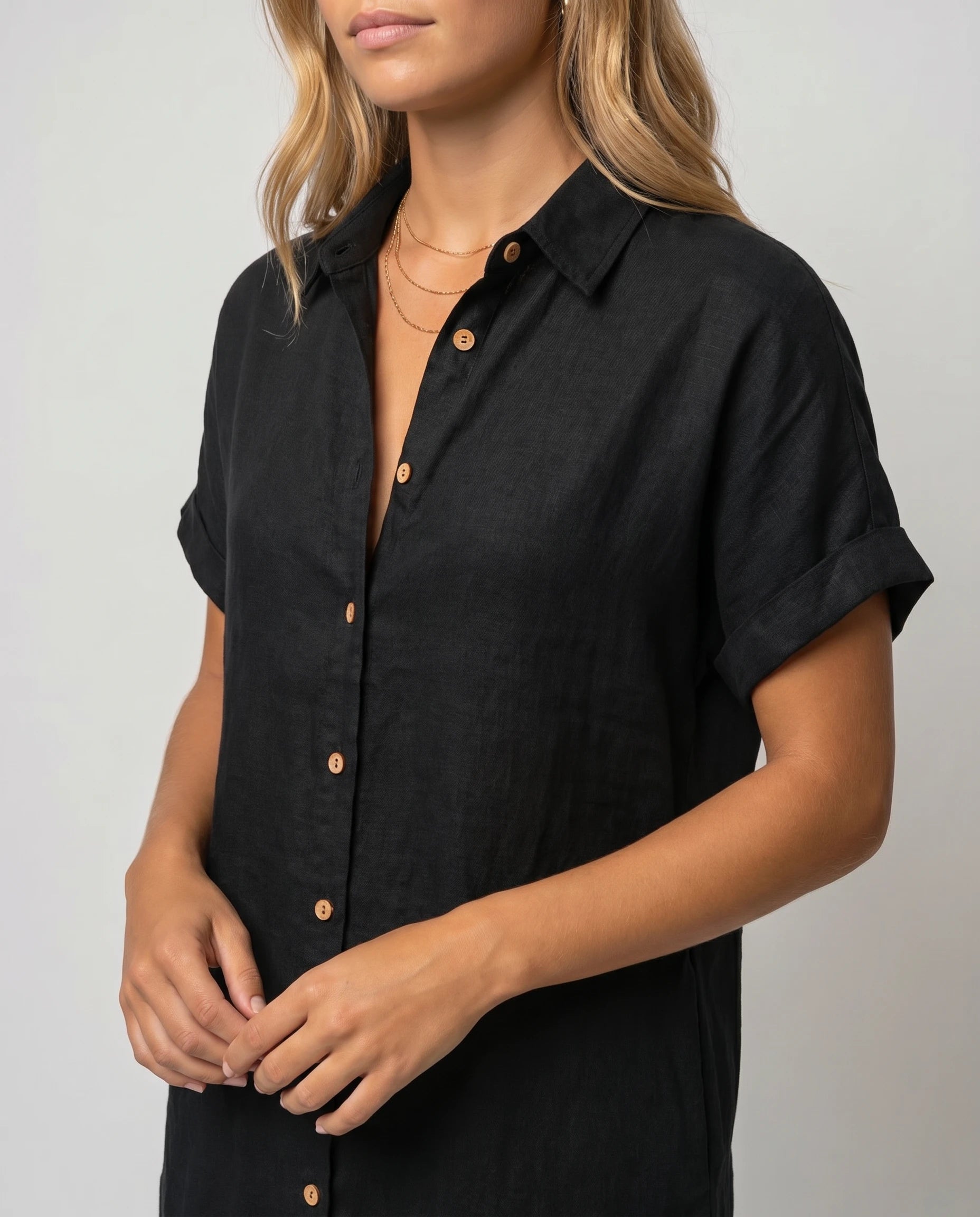 Robe chemise lin noire boutons en bois corozo