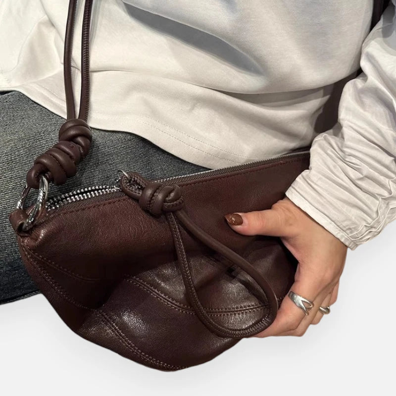 Sac à main banane demi-lune en cuir chic Claudine