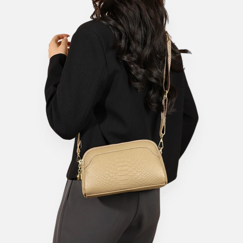 Sac banane cuir chic imitation croco à bandoulière Madeleine