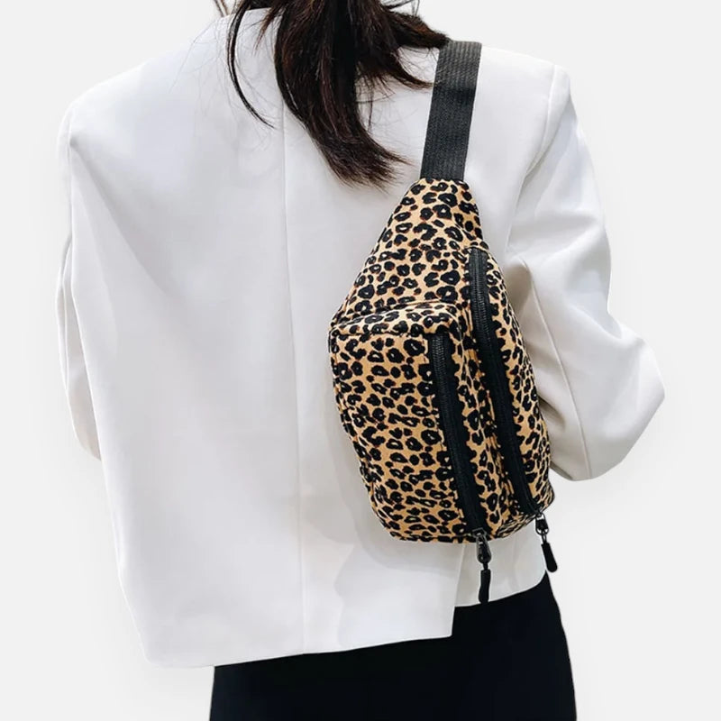 Grand sac banane léopard en velours Livia