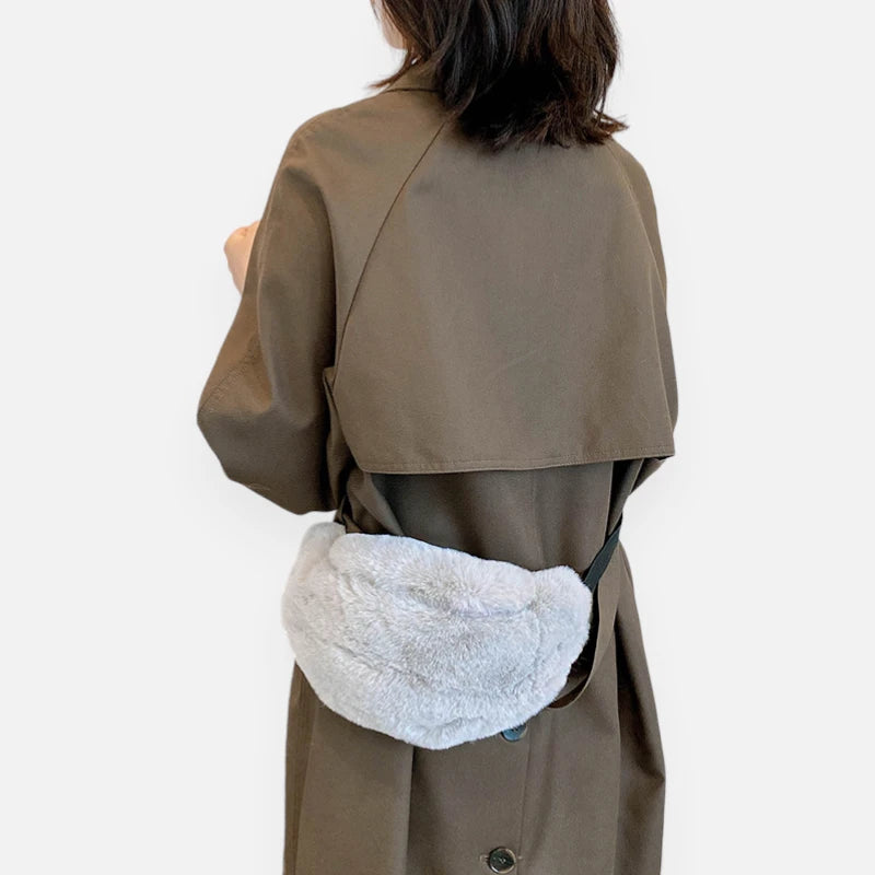 Grand sac banane en fausse fourrure chic Félicie