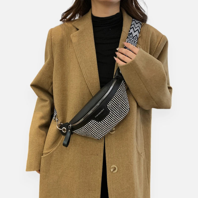 Sac banane cuir noir à bandoulière avec strass Elina