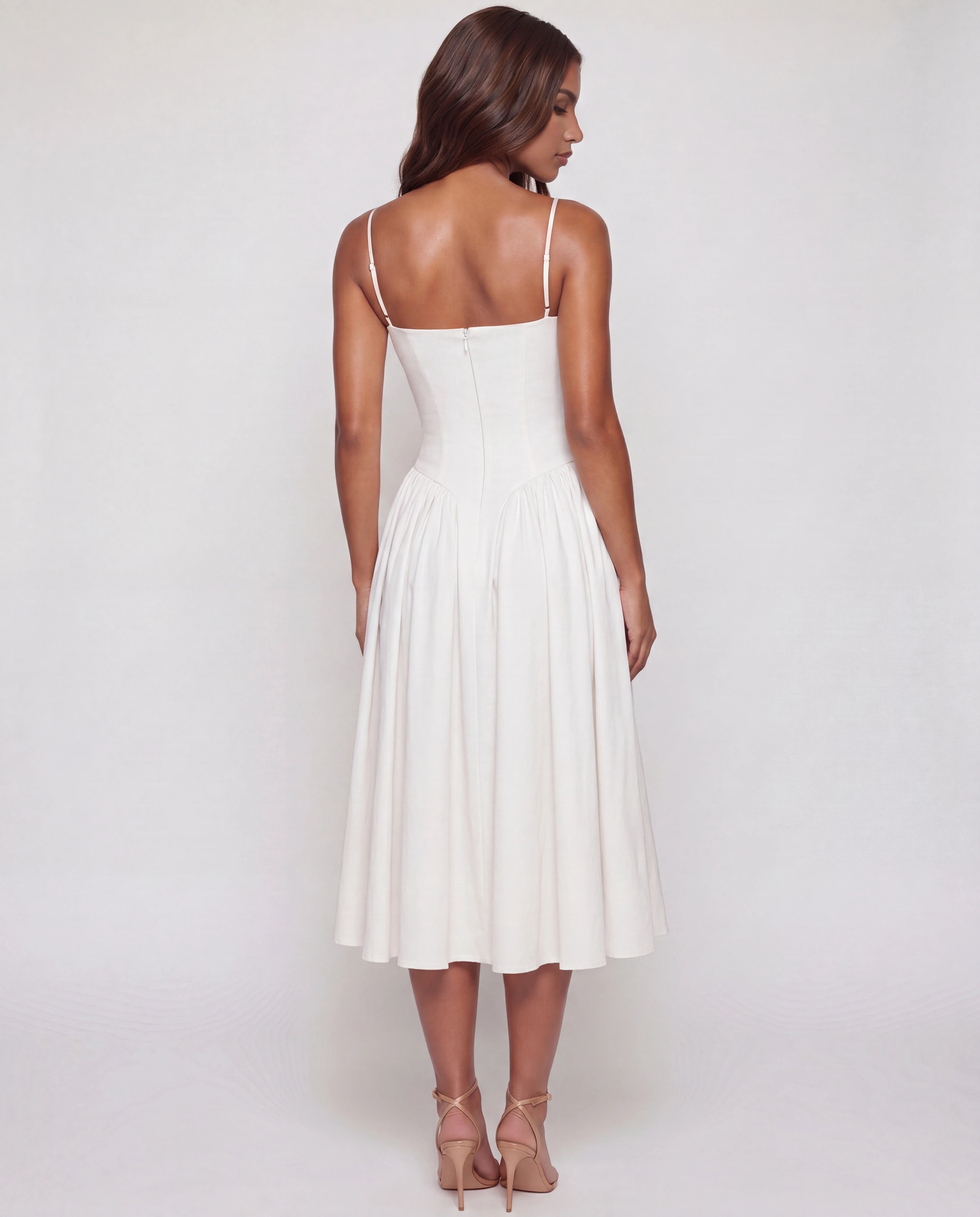 Dos de la robe midi col cœur blanche Adèle avec fermeture zippée