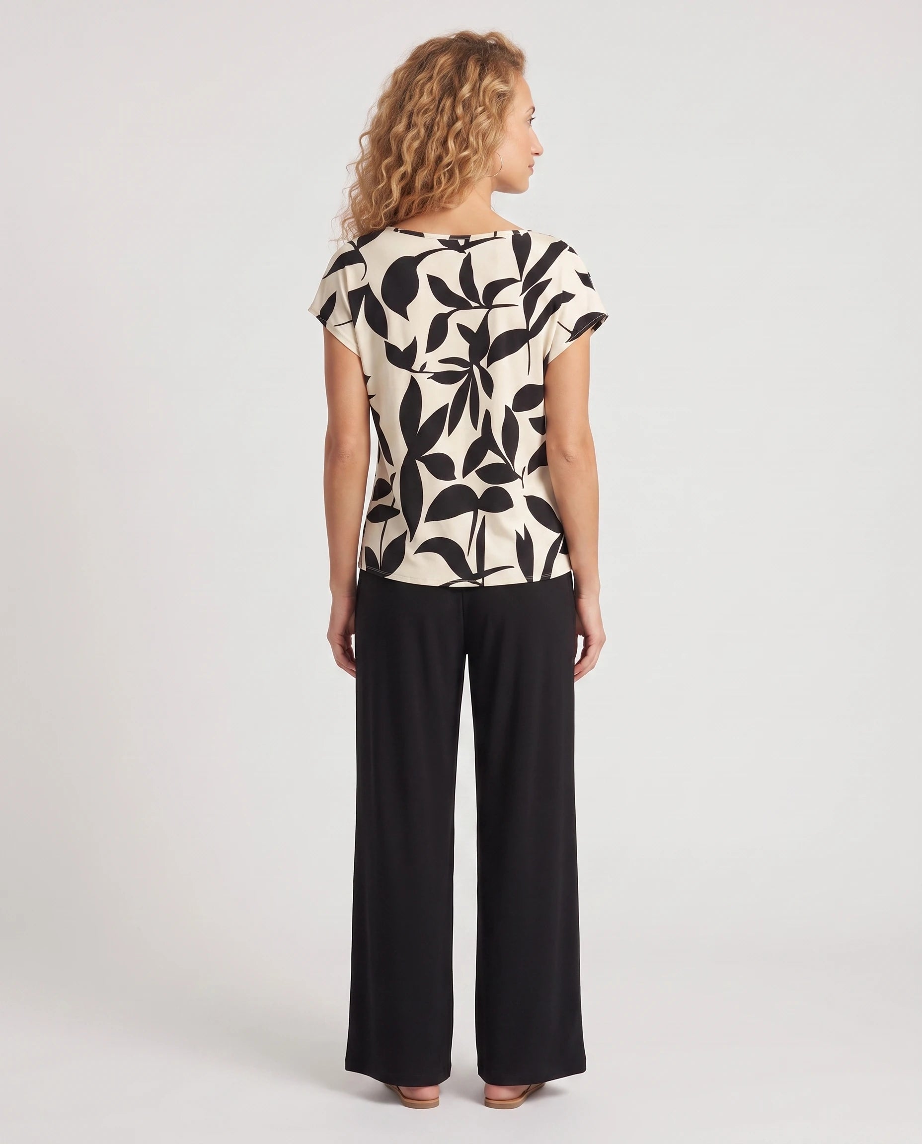 Ensemble top à nœud latéral et pantalon large Angéline — Noir — vue dos studio