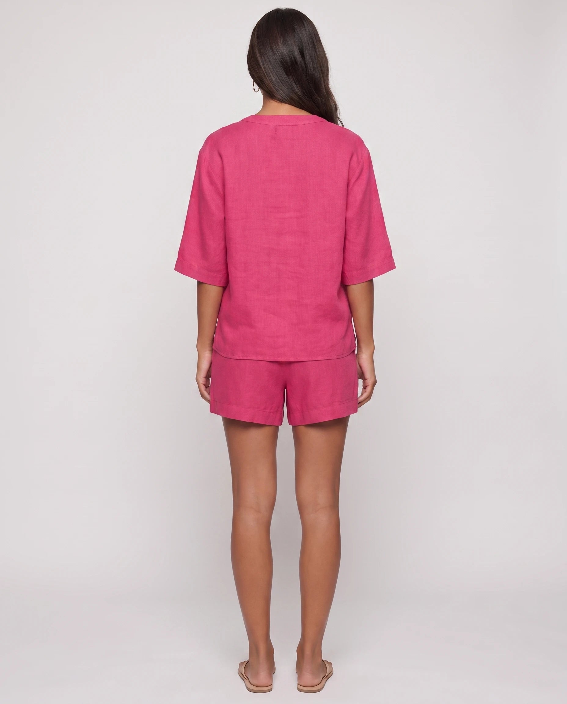 Ensemble top col V et short effet lin Aveline — Framboise — vue dos studio