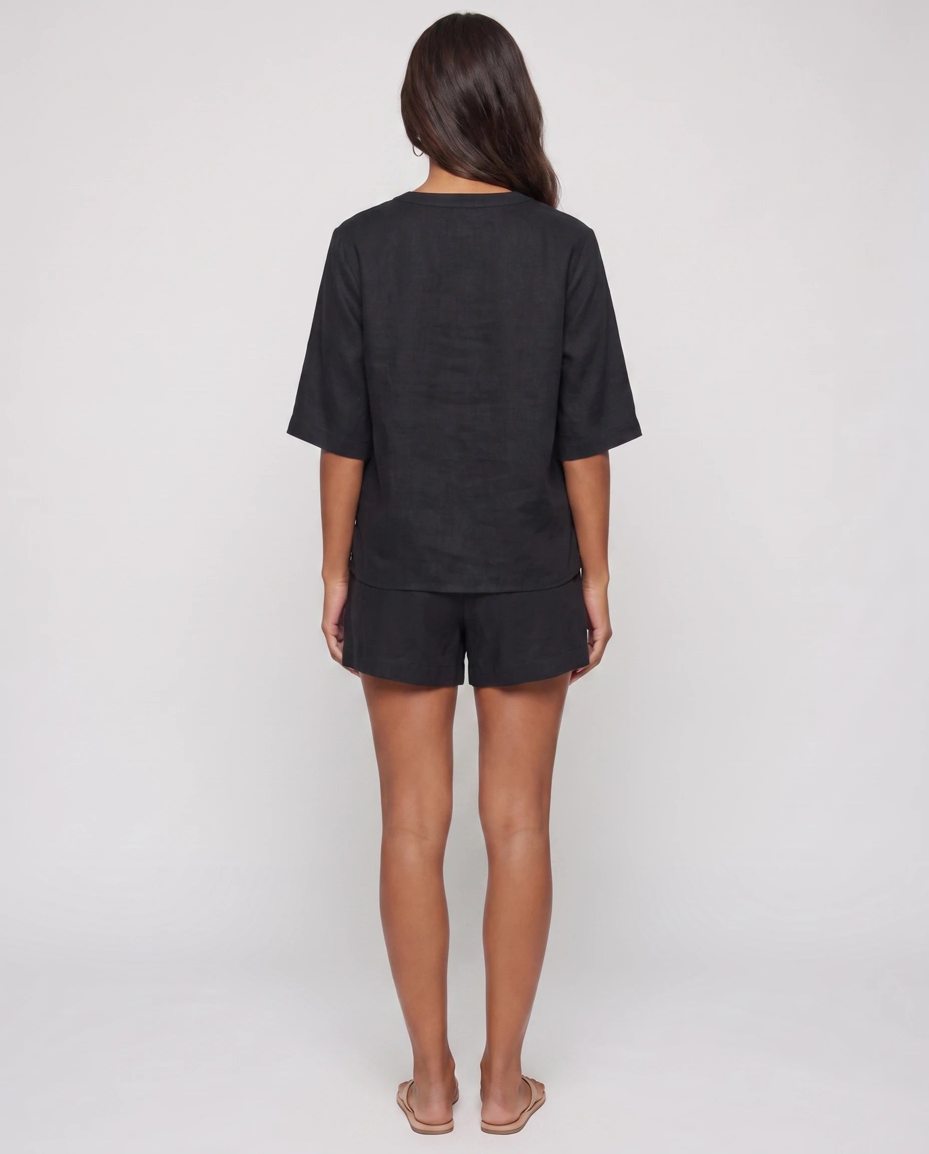 Ensemble top col V et short effet lin Aveline — Noir — vue dos studio