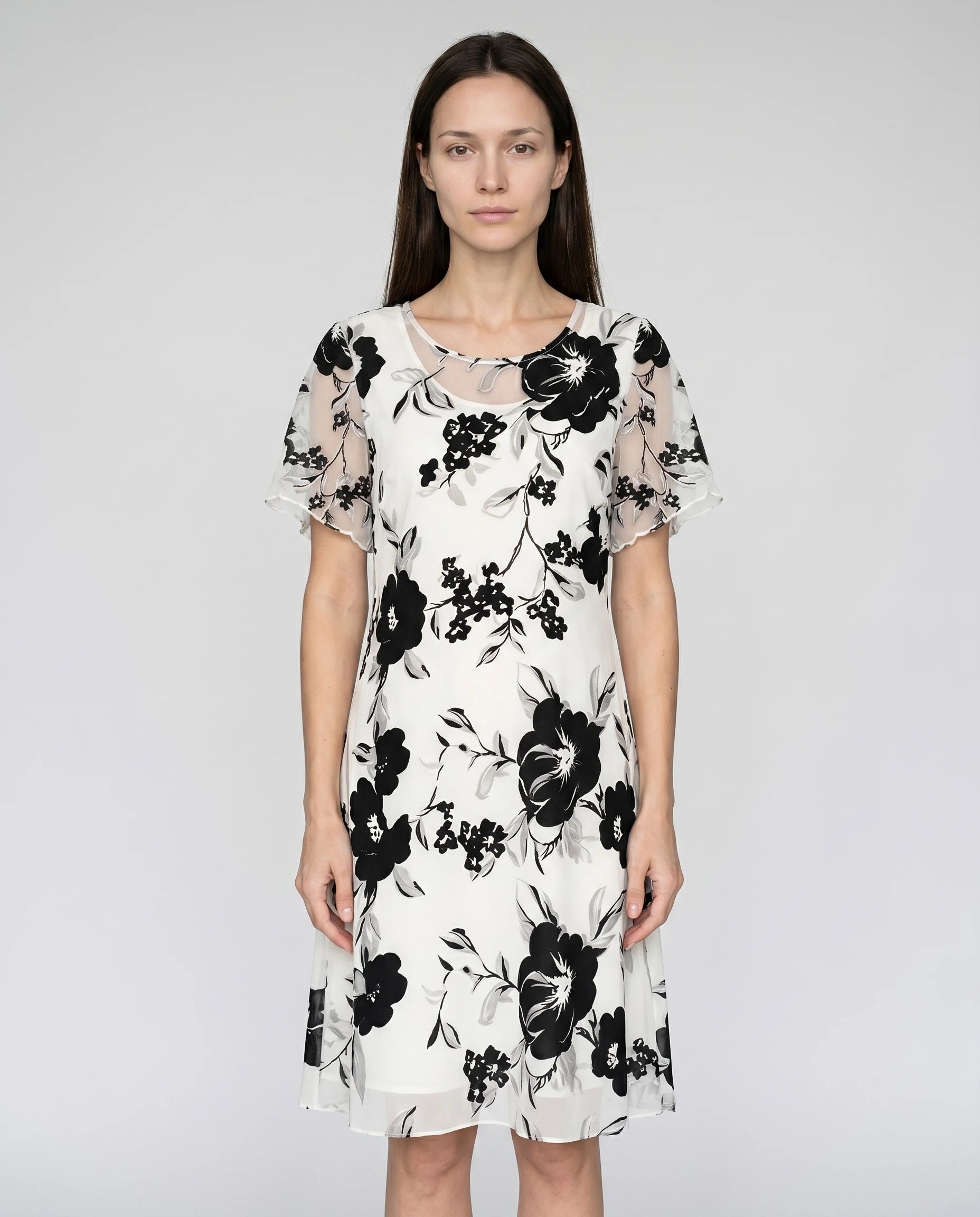 Robe Sidonie blanche vue de face studio