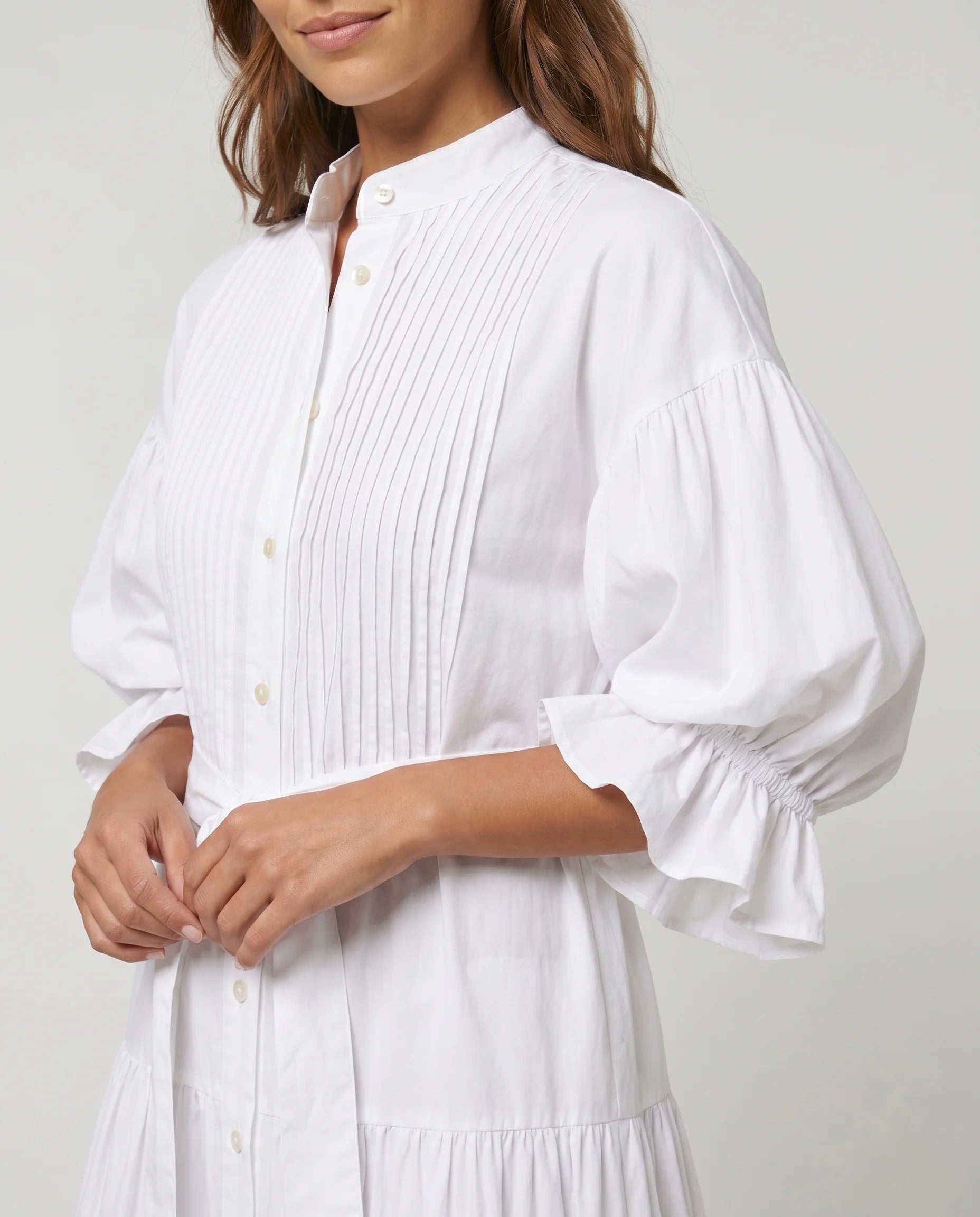 Detail bustier plisse robe blanche