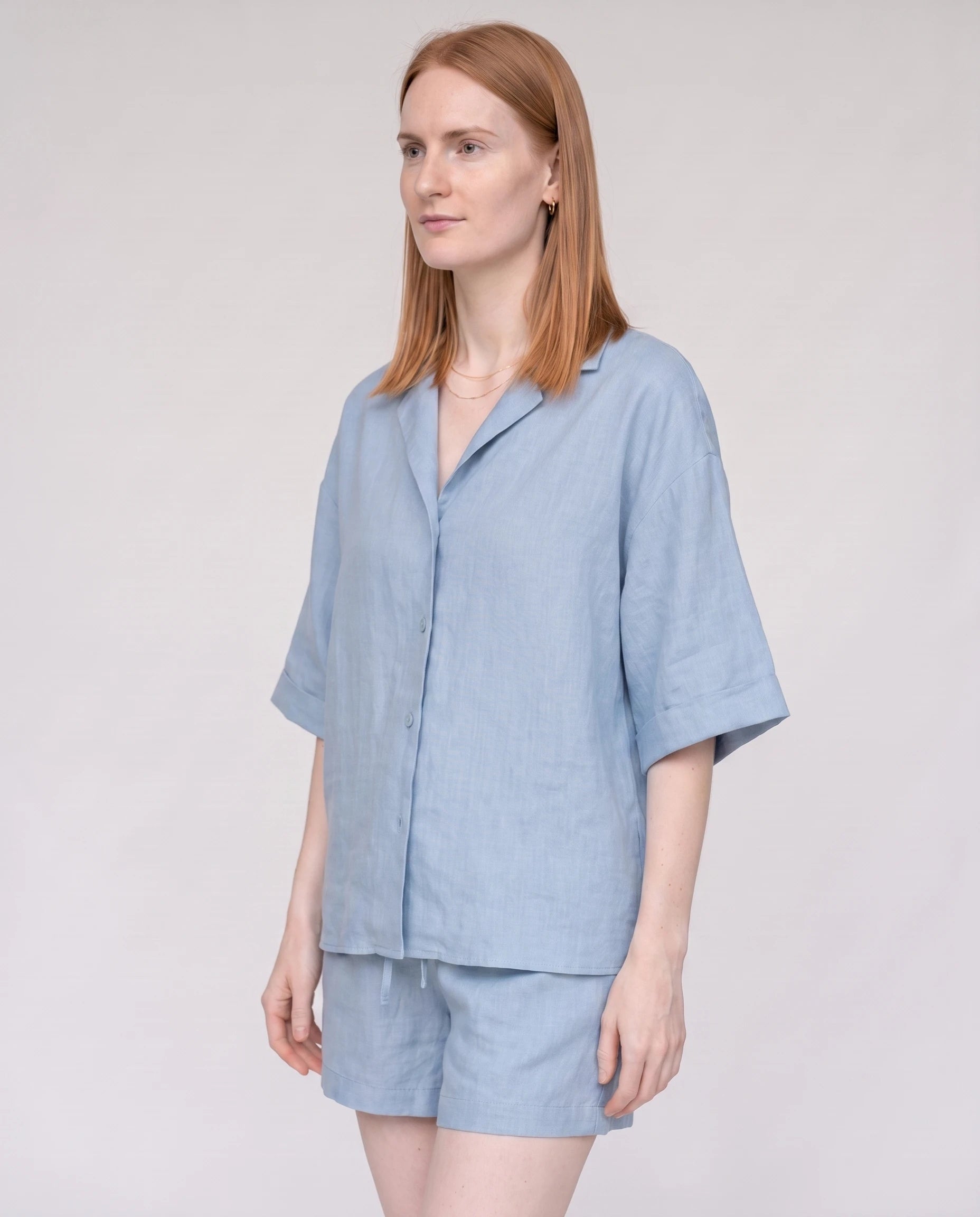 Ensemble chemise et short en lin Bleu Ciel Blandine — de trois quarts