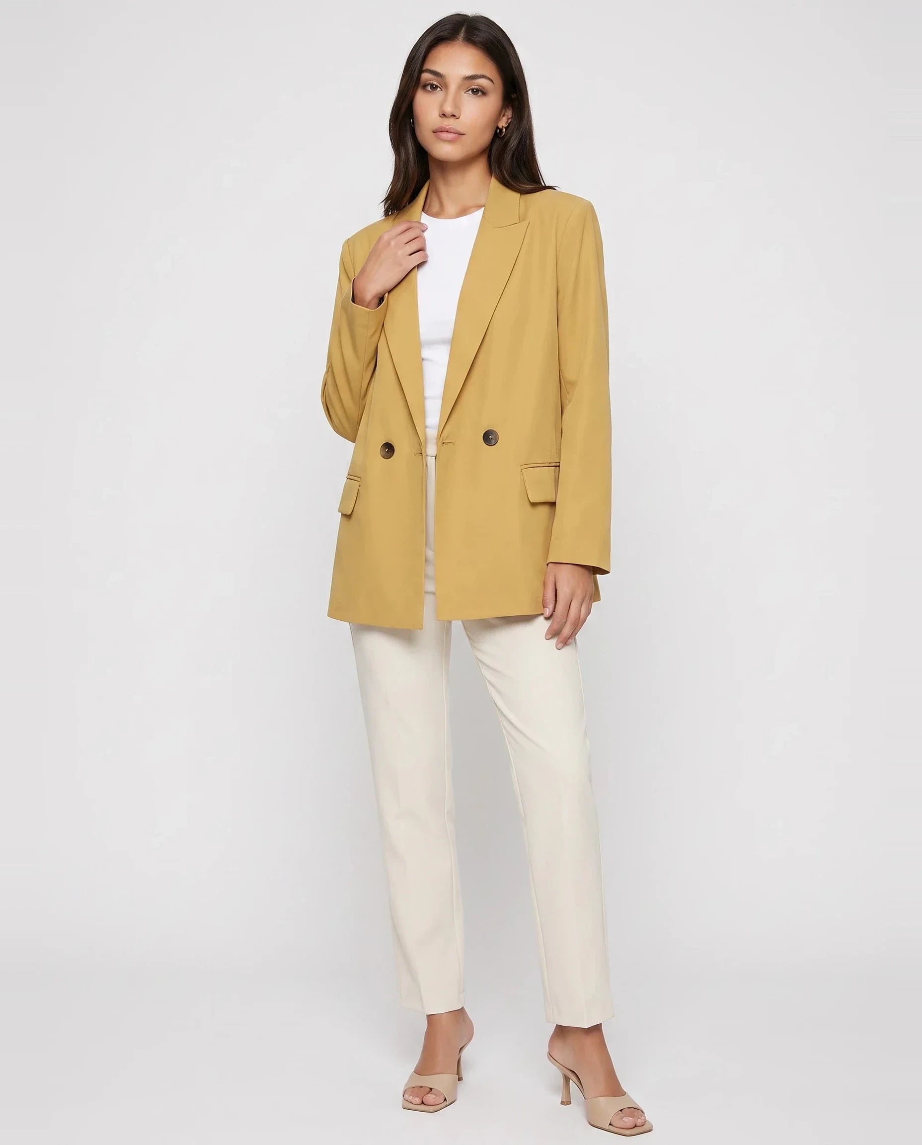 Blazer oversize à double boutonnage moutarde Cosima, vue de face en studio