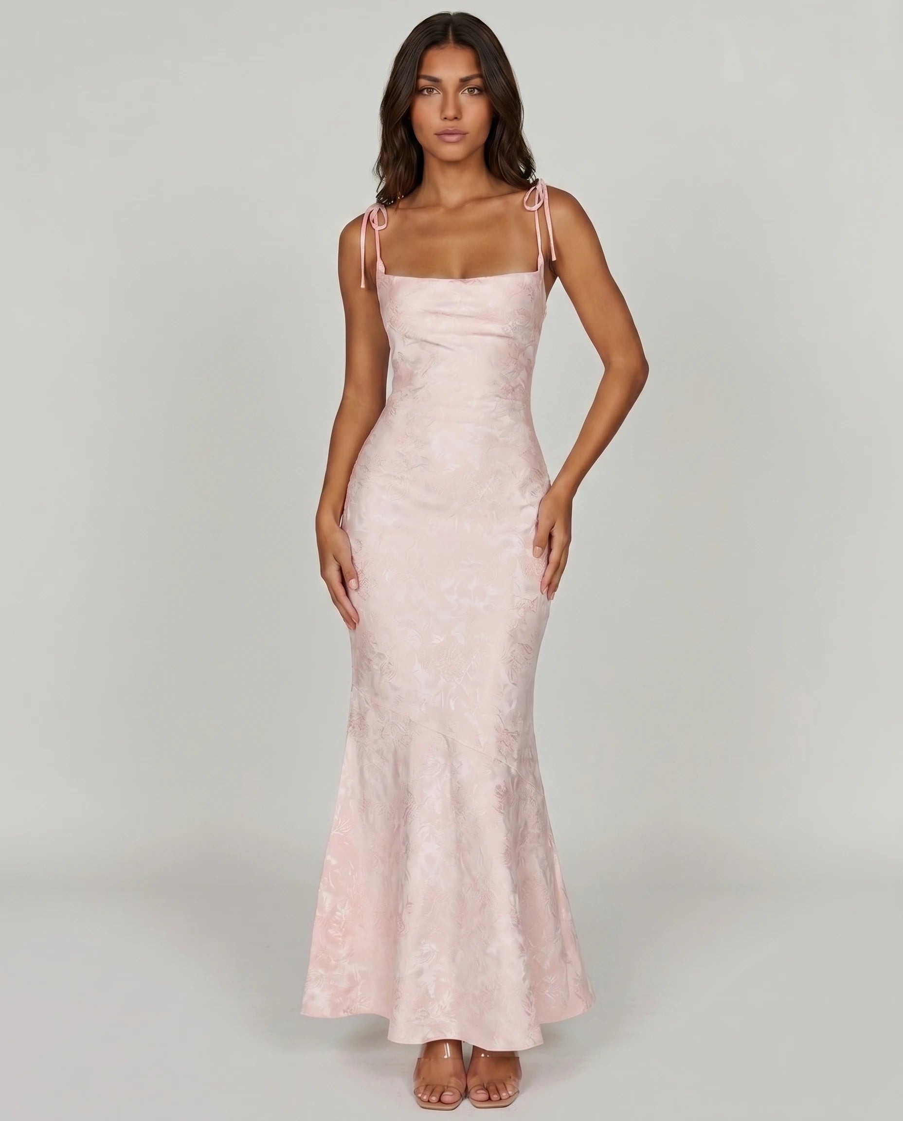 Robe longue jacquard rose poudré studio trois quarts