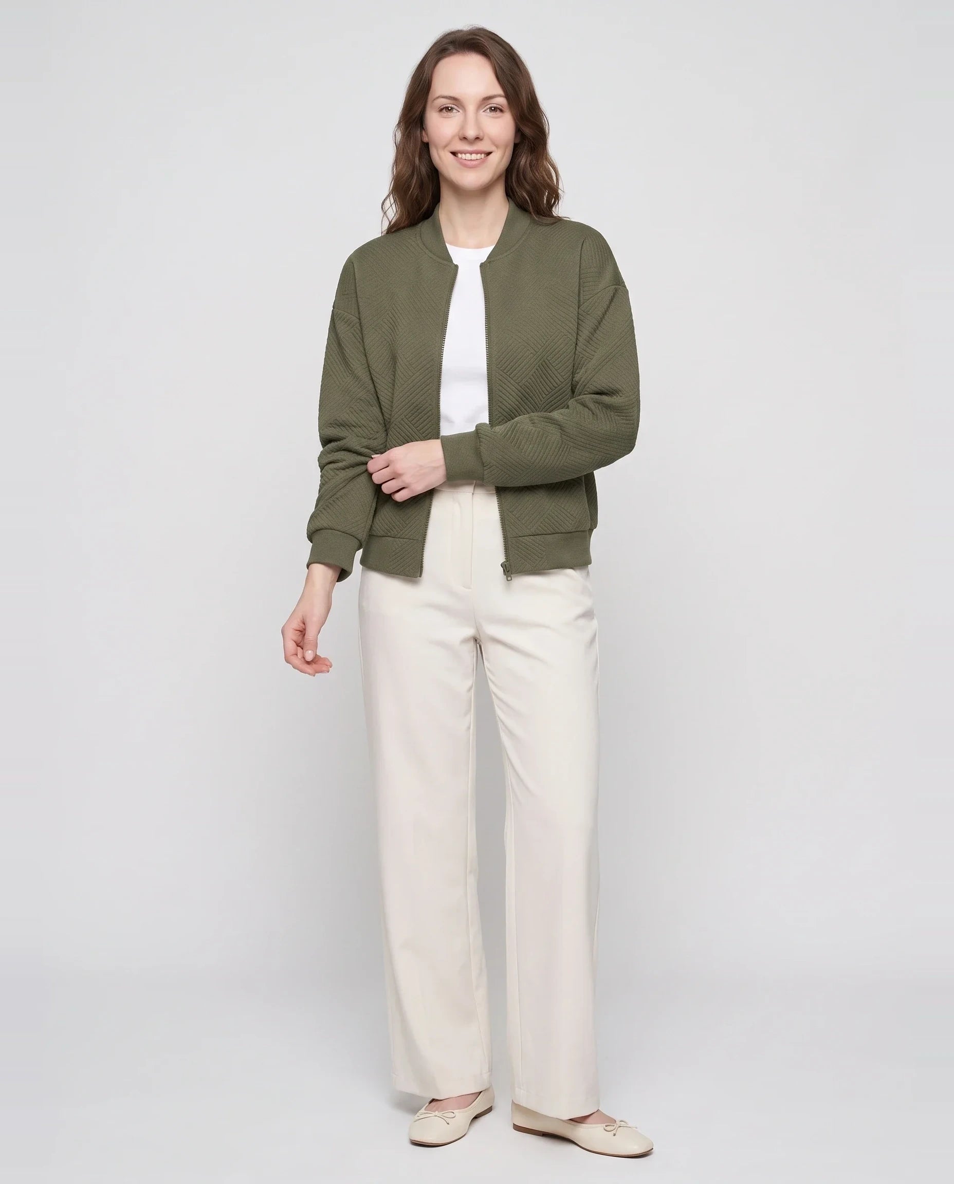Bomber léger en jersey texturé vert olive Rolande, vue de face en studio