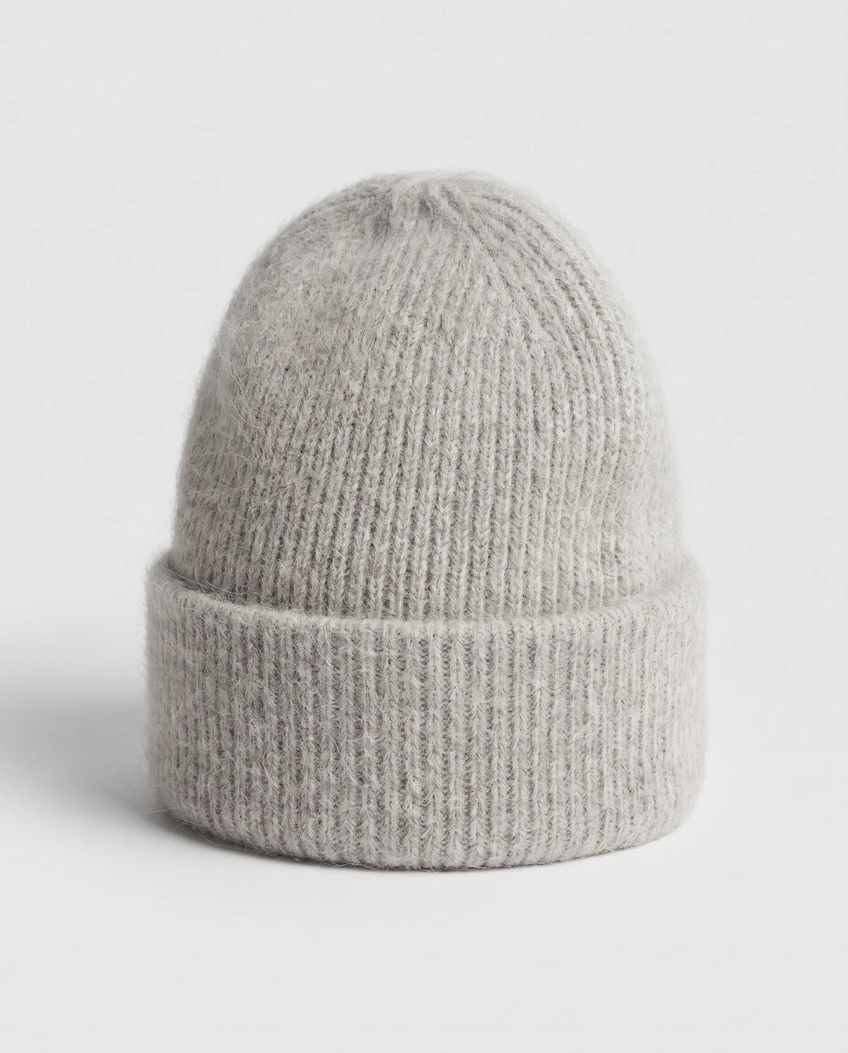 Strickmütze mit Umschlag — Thaïs, Farbe Perlgrau, Studio-Packshot