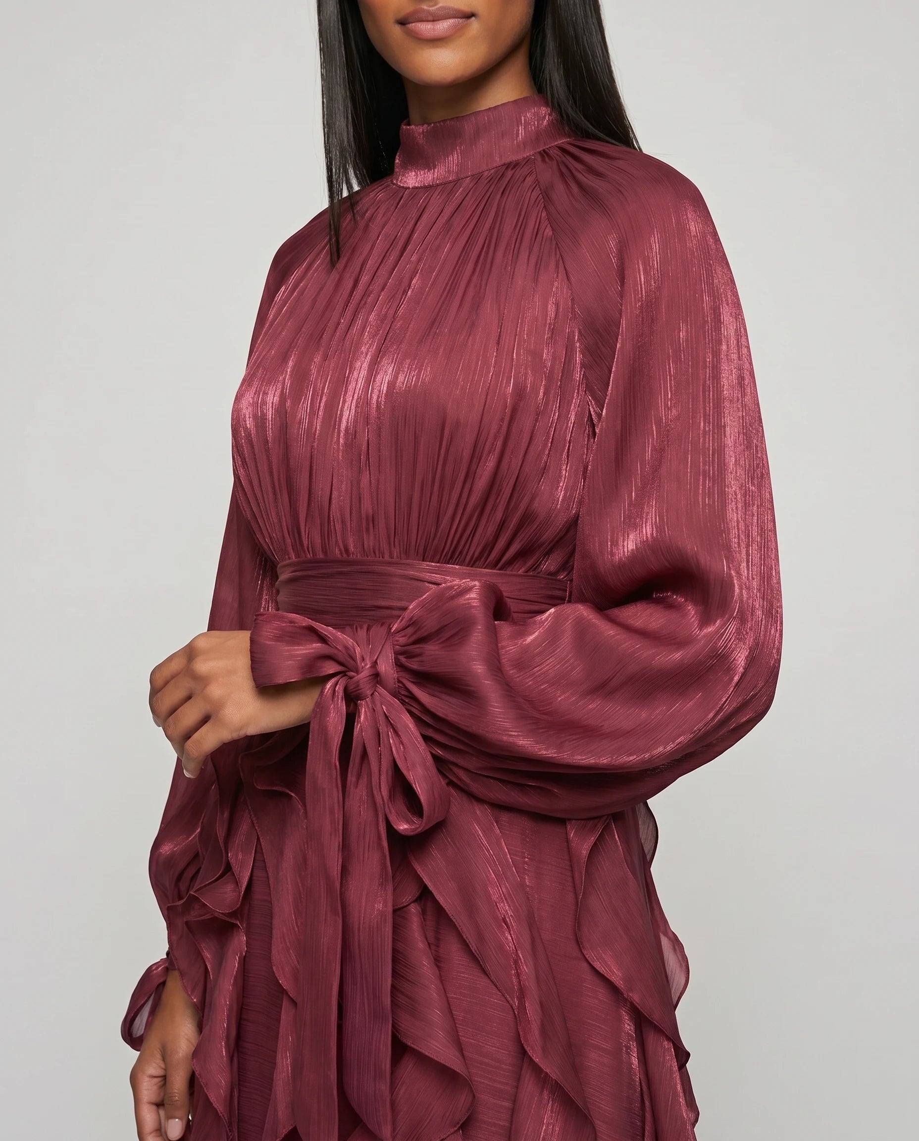 Robe de soiree col montant manches nouees detail bordeaux