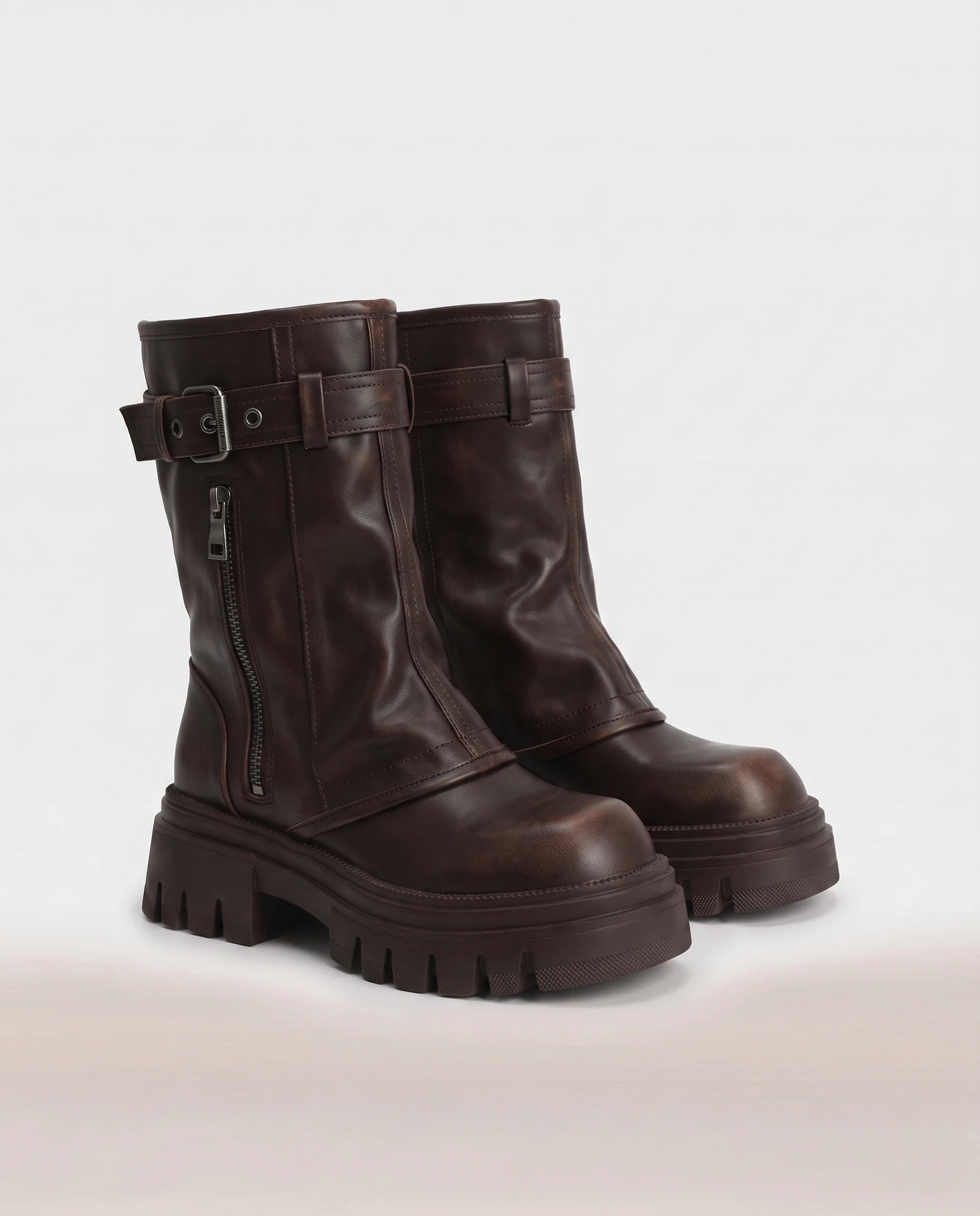 Bottes biker à guêtre superposée Xavière — Brun, paire en packshot studio