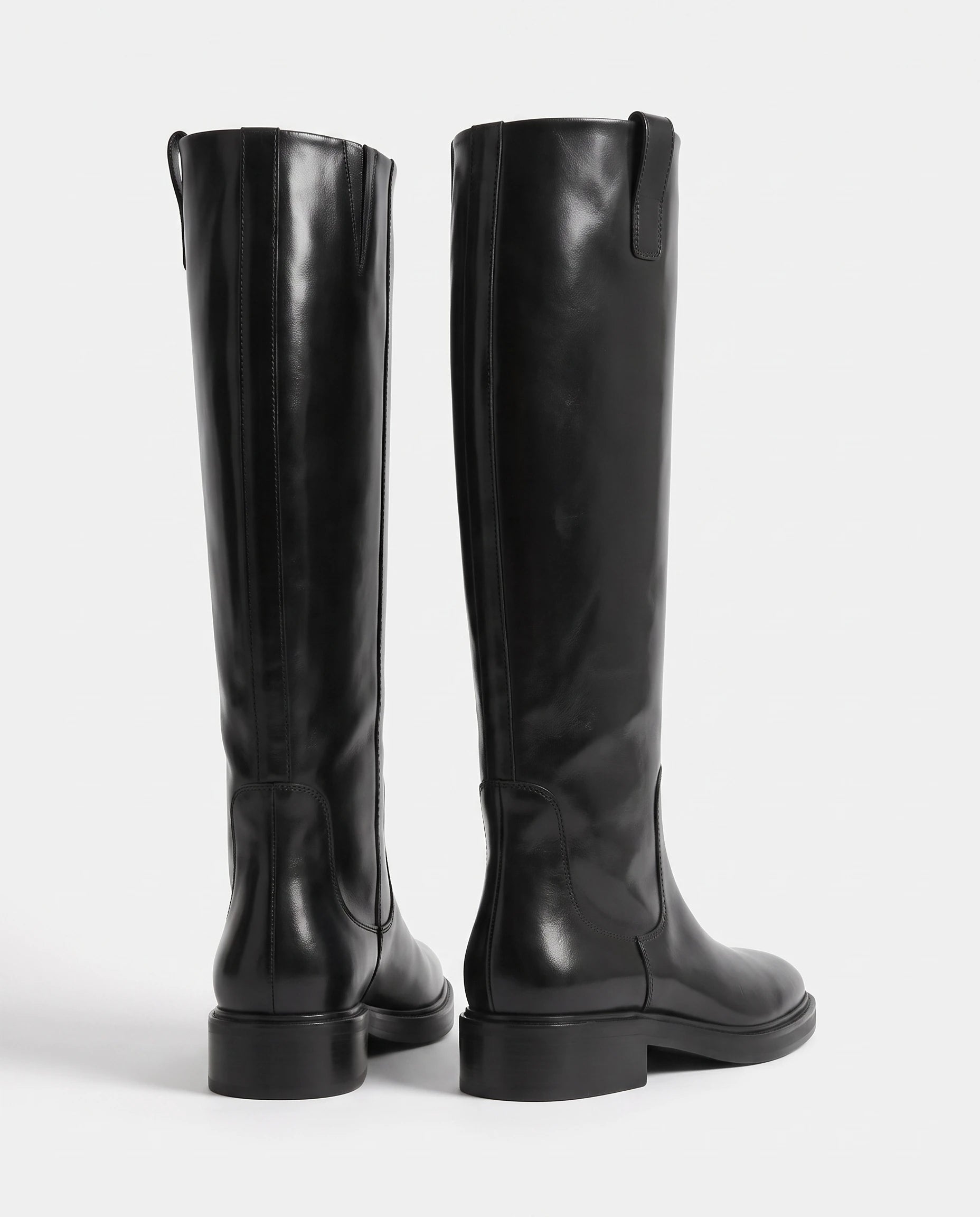 Bottes cavalières hautes effet cuir Bastienne — Noir, paire vue de dos, couture de tige et talon bloc