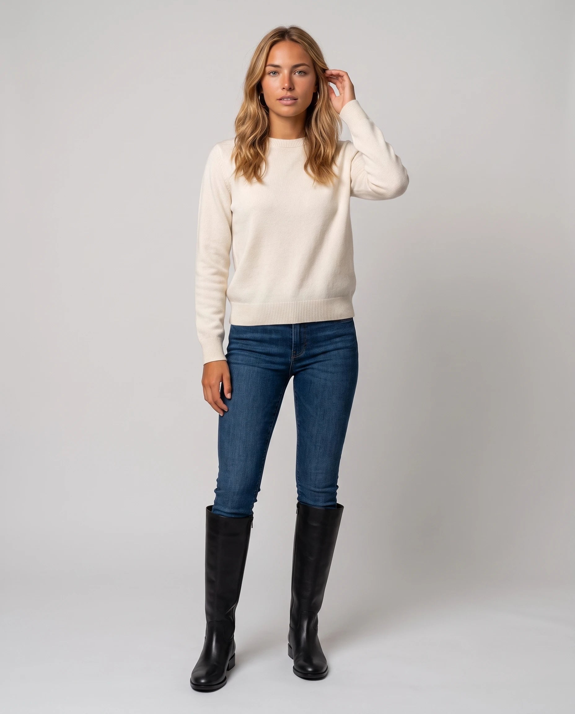 Bottes cavalieres plates en simili Ysabeau Noir — portées en pied