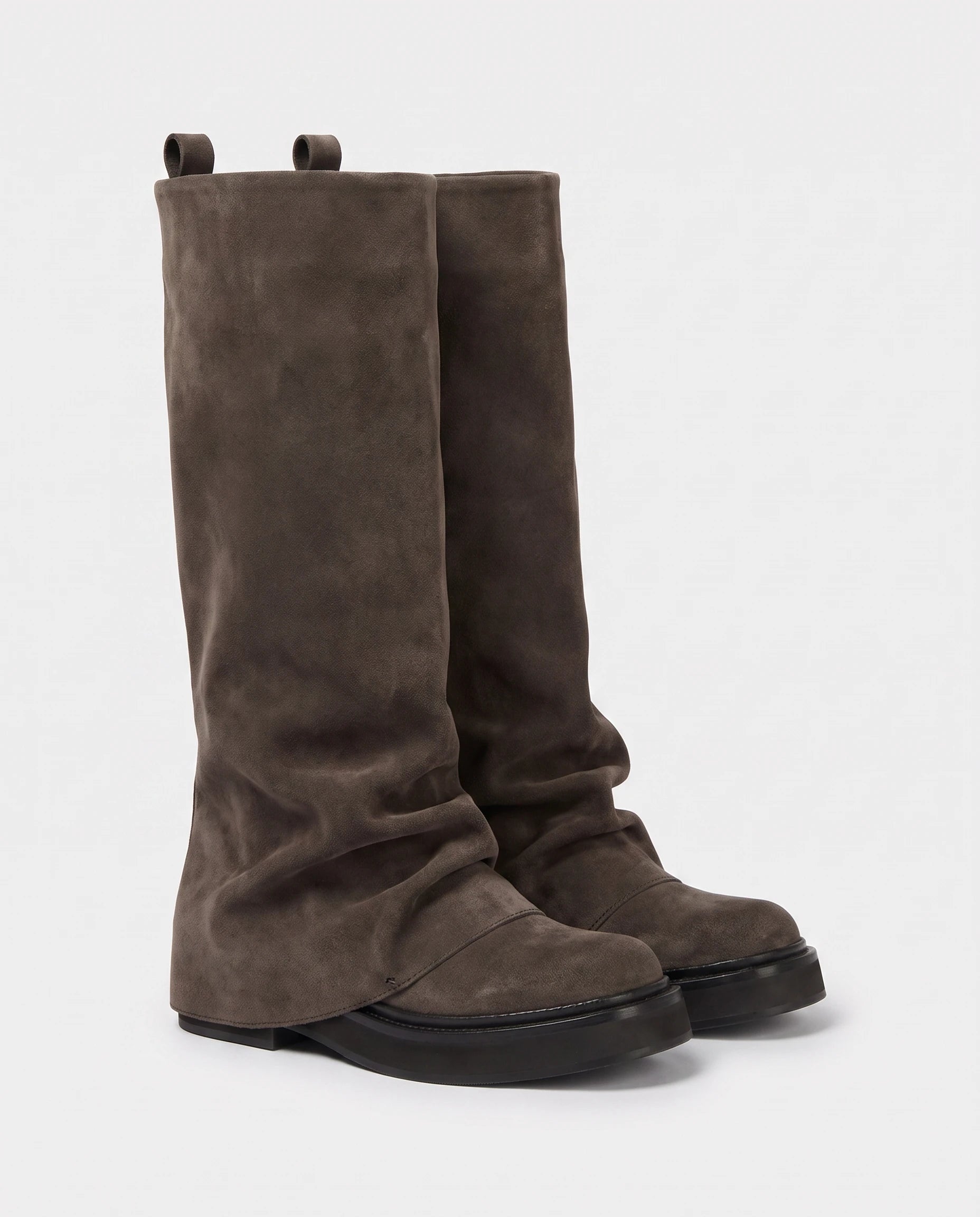 Bottes à guêtre repliée Wanda — Brun, paire en packshot studio