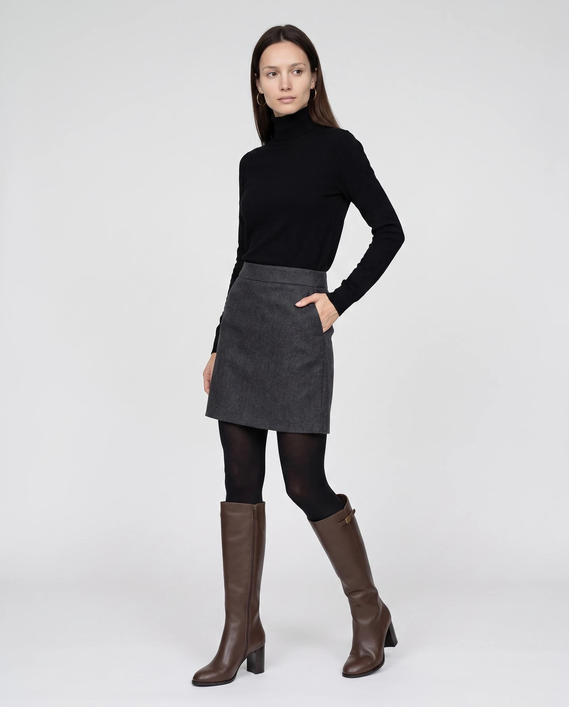 Bottes hautes a talon rond en simili Sylvanie Chocolat Foncé — portées en pied