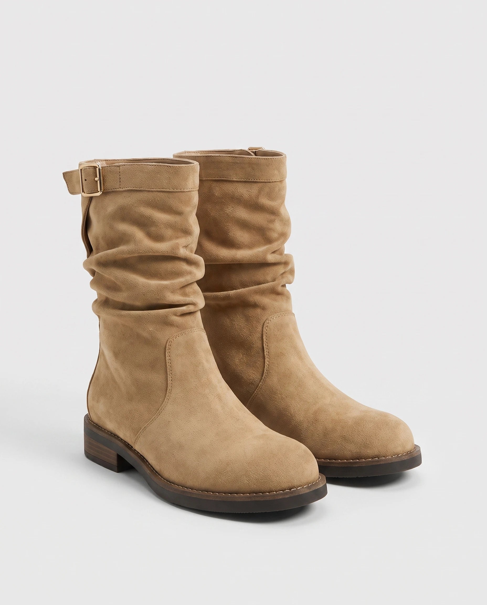 Bottes mi-mollet slouchy en suedine Fulvie Camel — packshot studio