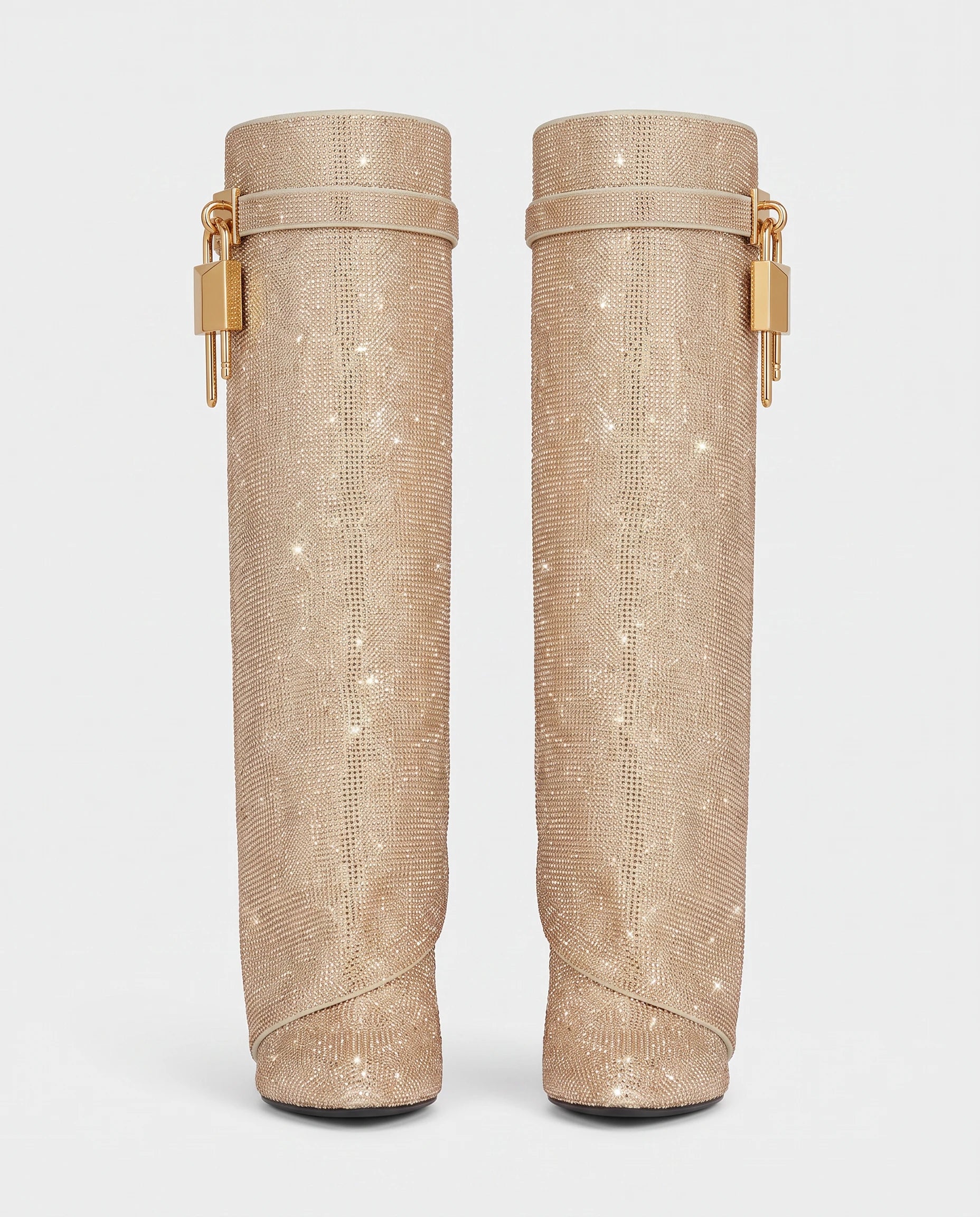 Bottes hautes à rabat et cadenas à strass Aymeline — Beige Champagne, paire vue de face en studio