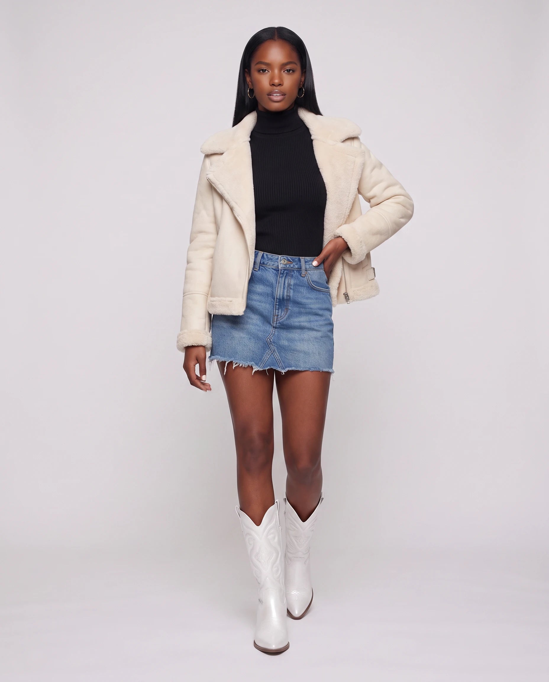 Bottes santiags mi-mollet en simili Artémise Blanc — portées en pied