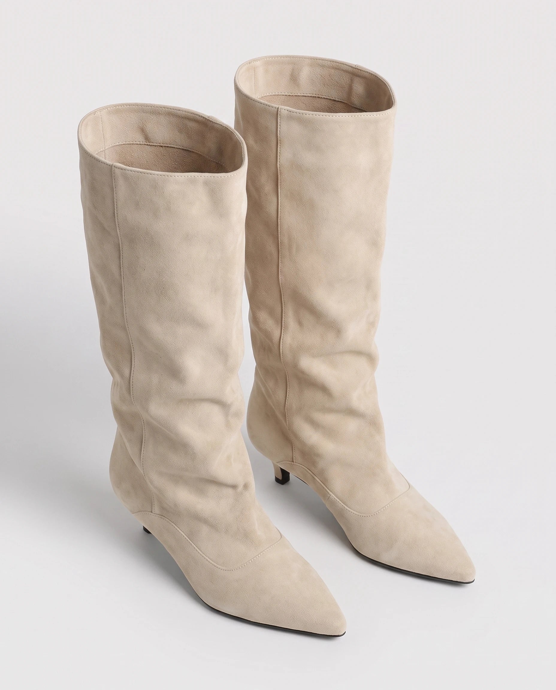 Bottes souples à petit talon en suédine Bernadette — Beige, packshot vue complémentaire