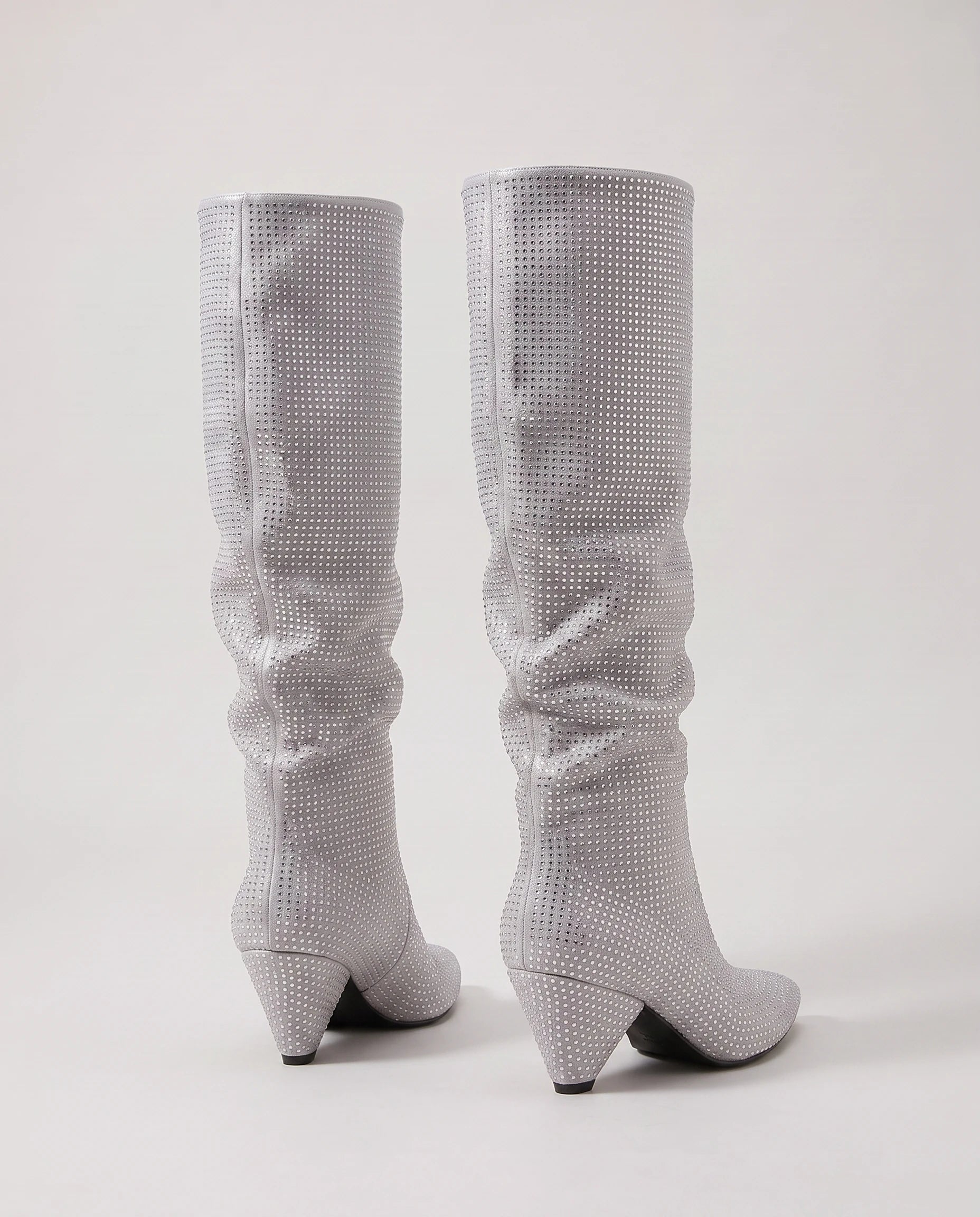 Bottes hautes slouchy à strass Odalie — Argent, paire vue de trois quarts arrière en studio