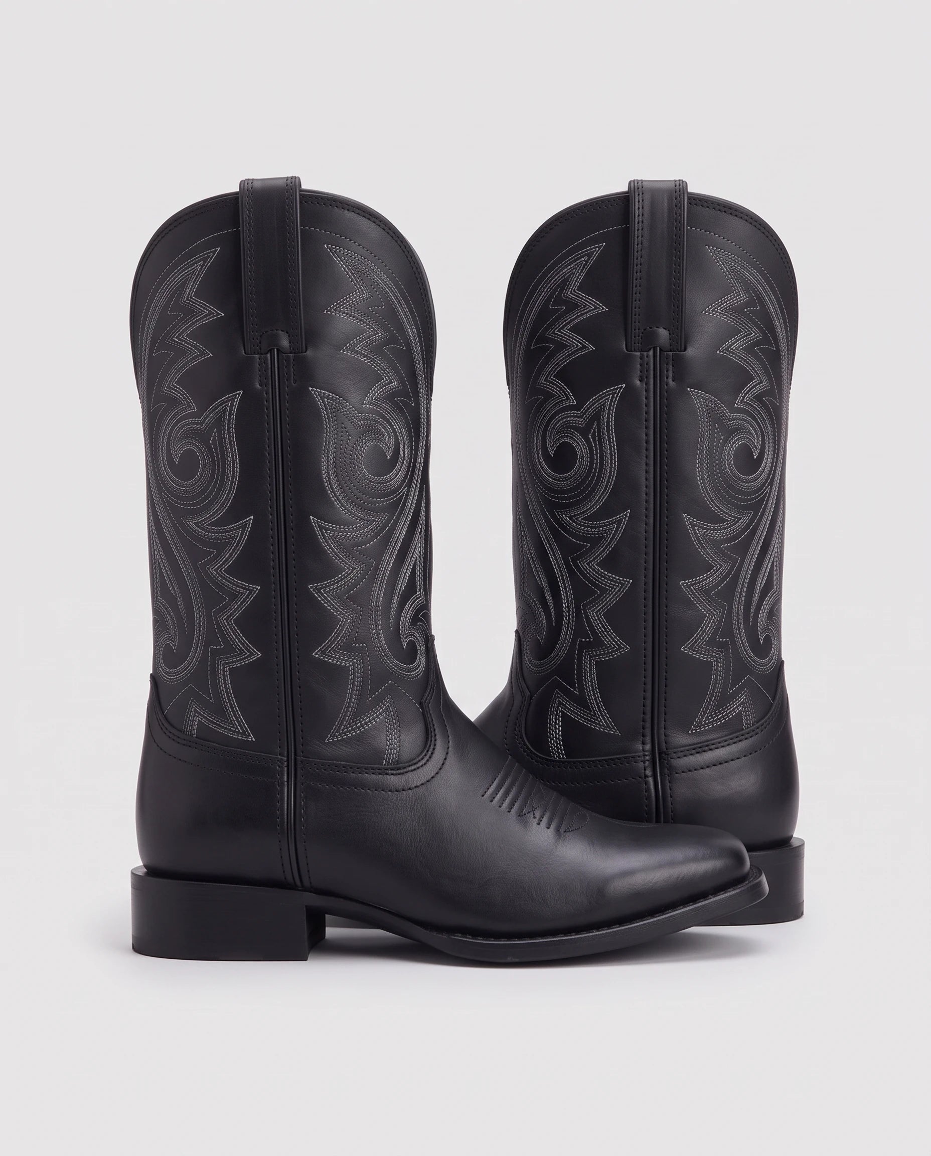 Bottes western à bout rond Marion — Noir, paire vue de profil en studio