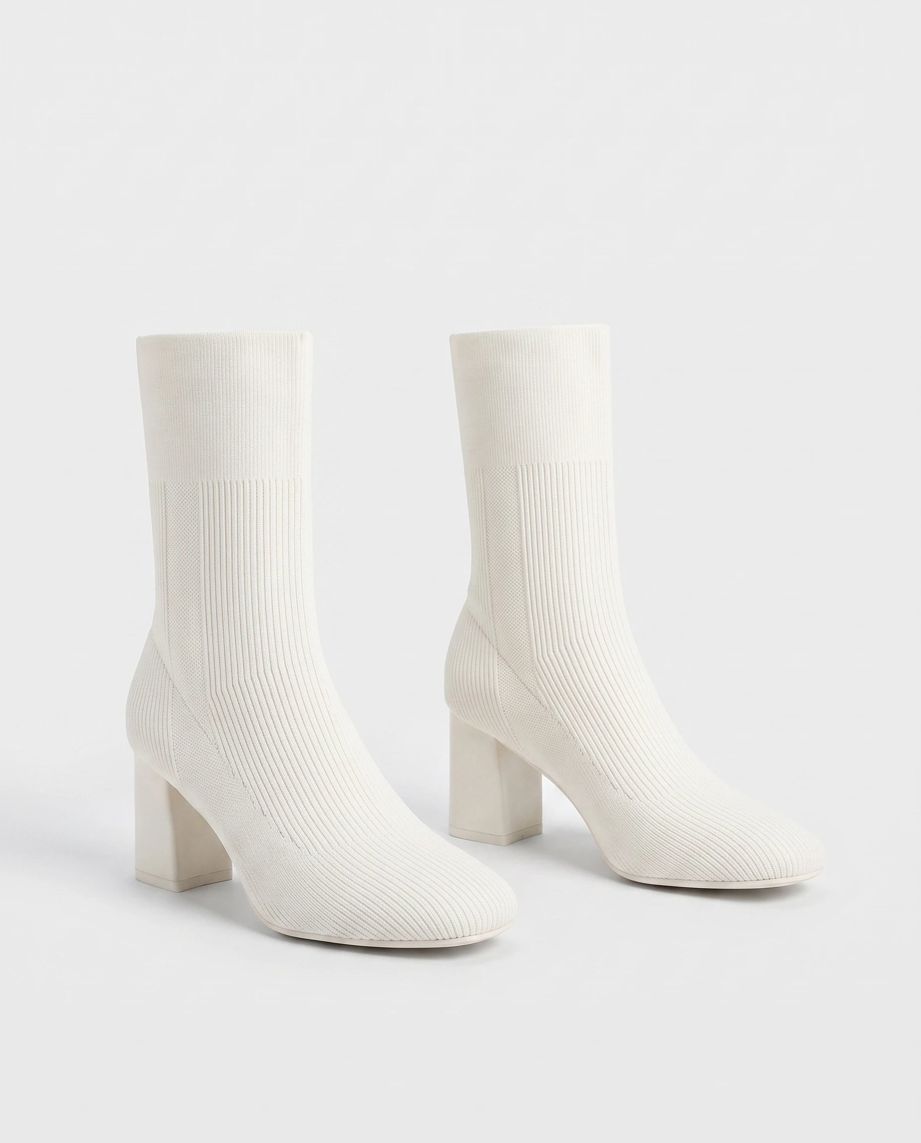 Bottines chaussettes en maille a talon haut Adelphine Blanc Cassé — packshot studio