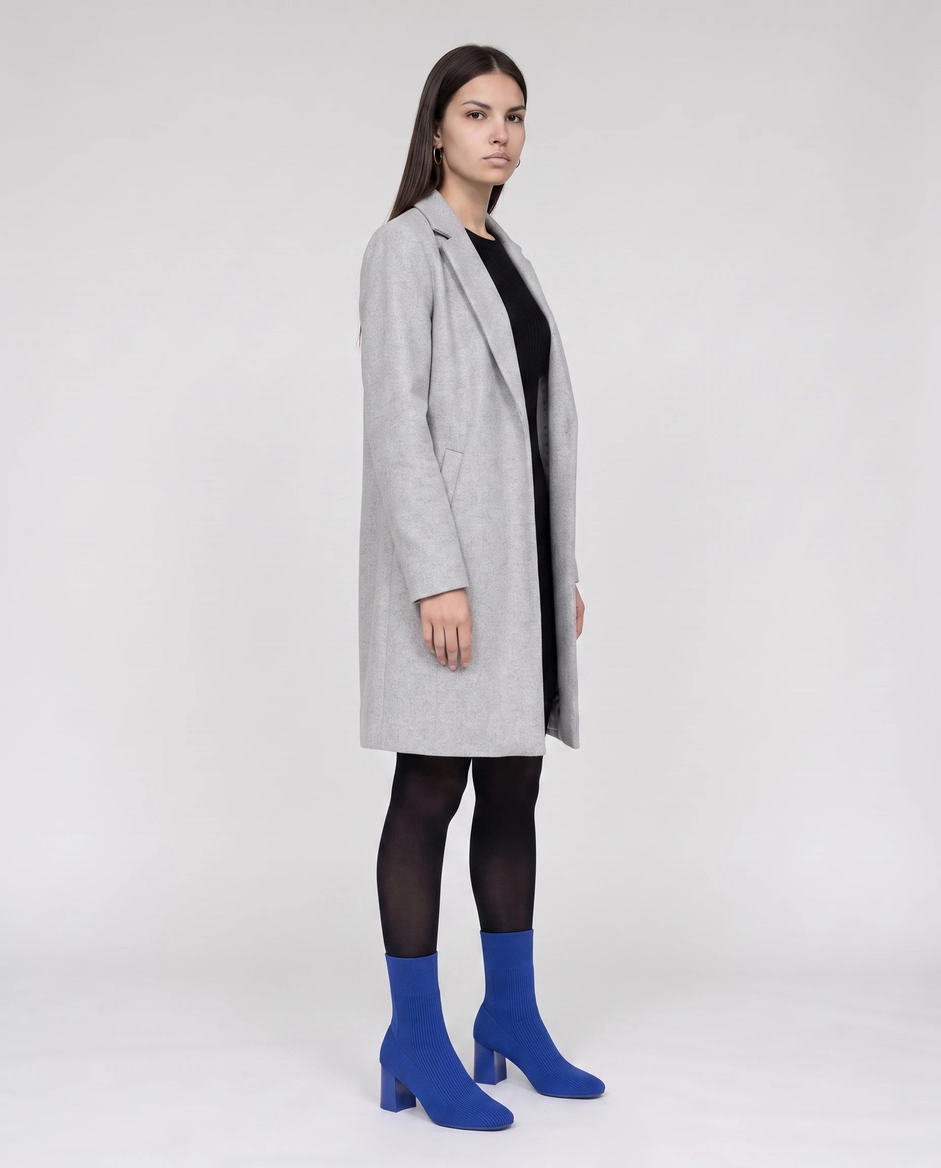 Bottines chaussettes en maille a talon haut Adelphine Bleu Cobalt — portées en pied