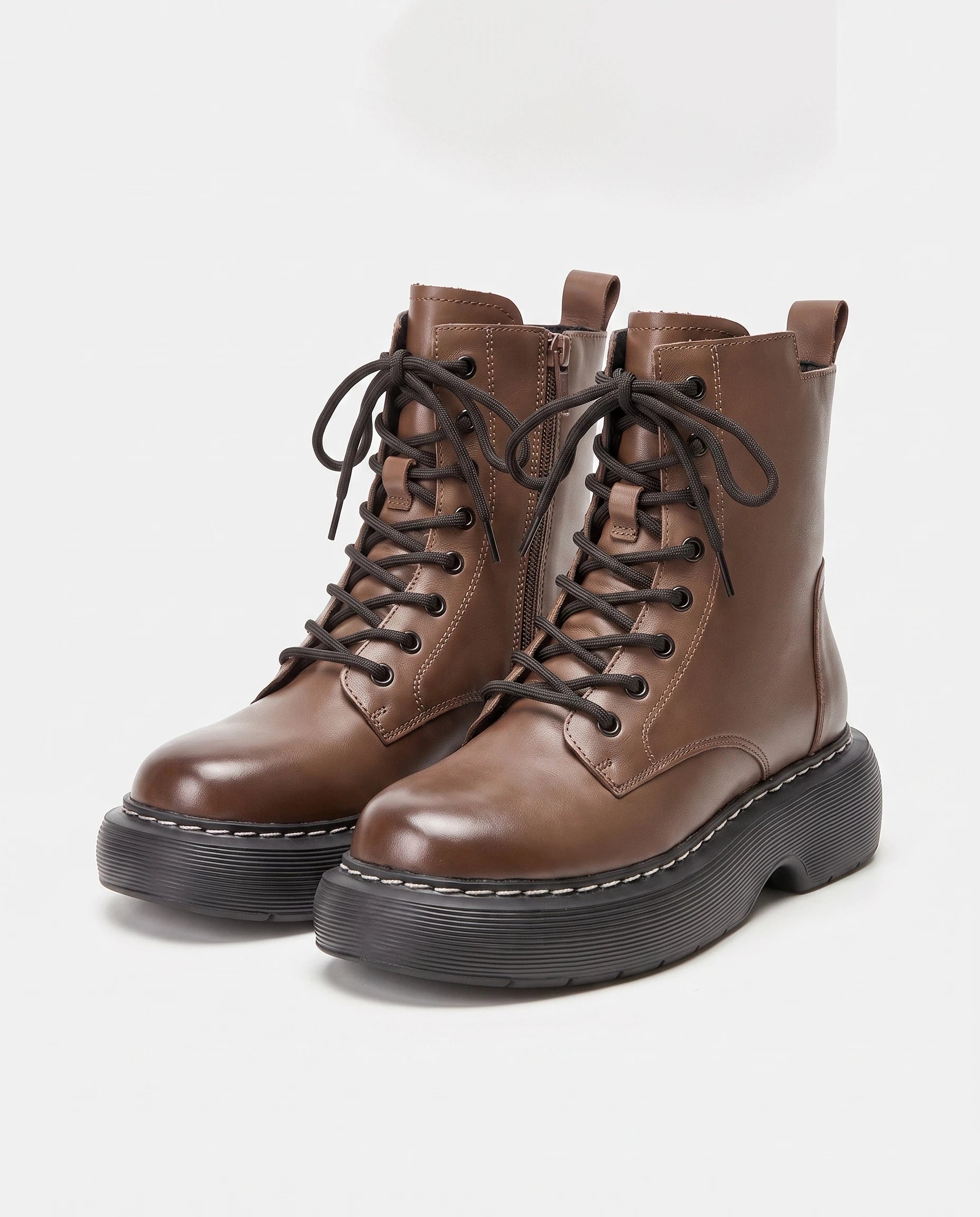 Bottines lacees a plateforme en simili Doriane Brun Cacao — packshot studio