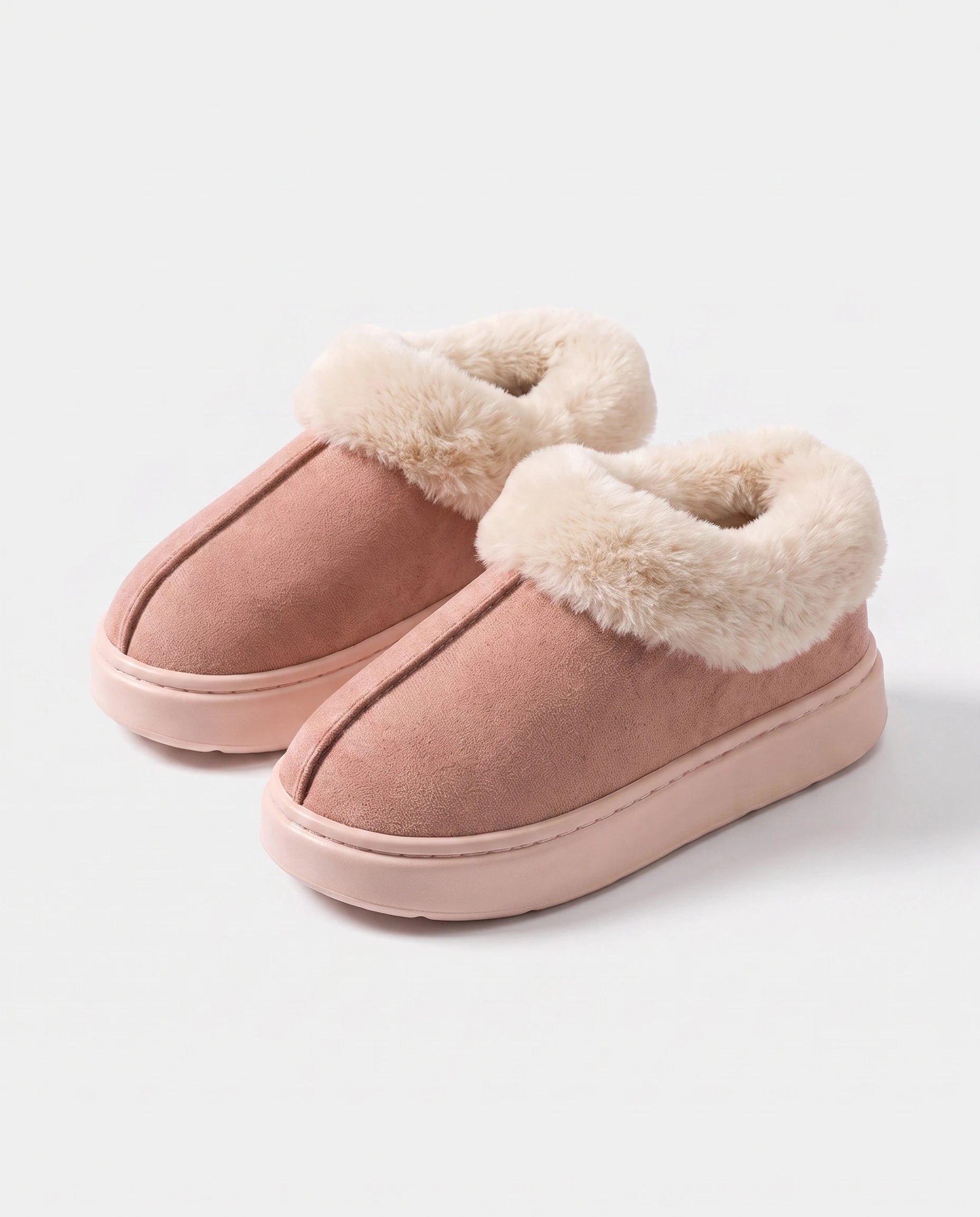 Chaussons bottines en peluche Roselène — Rose, paire en packshot studio