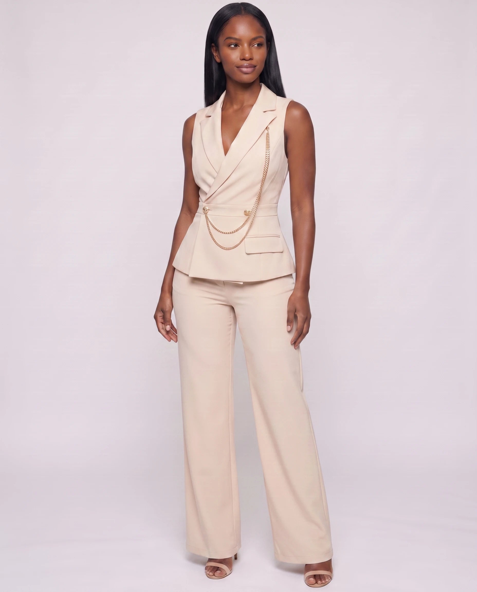 Combinaison blazer chic Hermance champagne, vue de trois quarts en studio