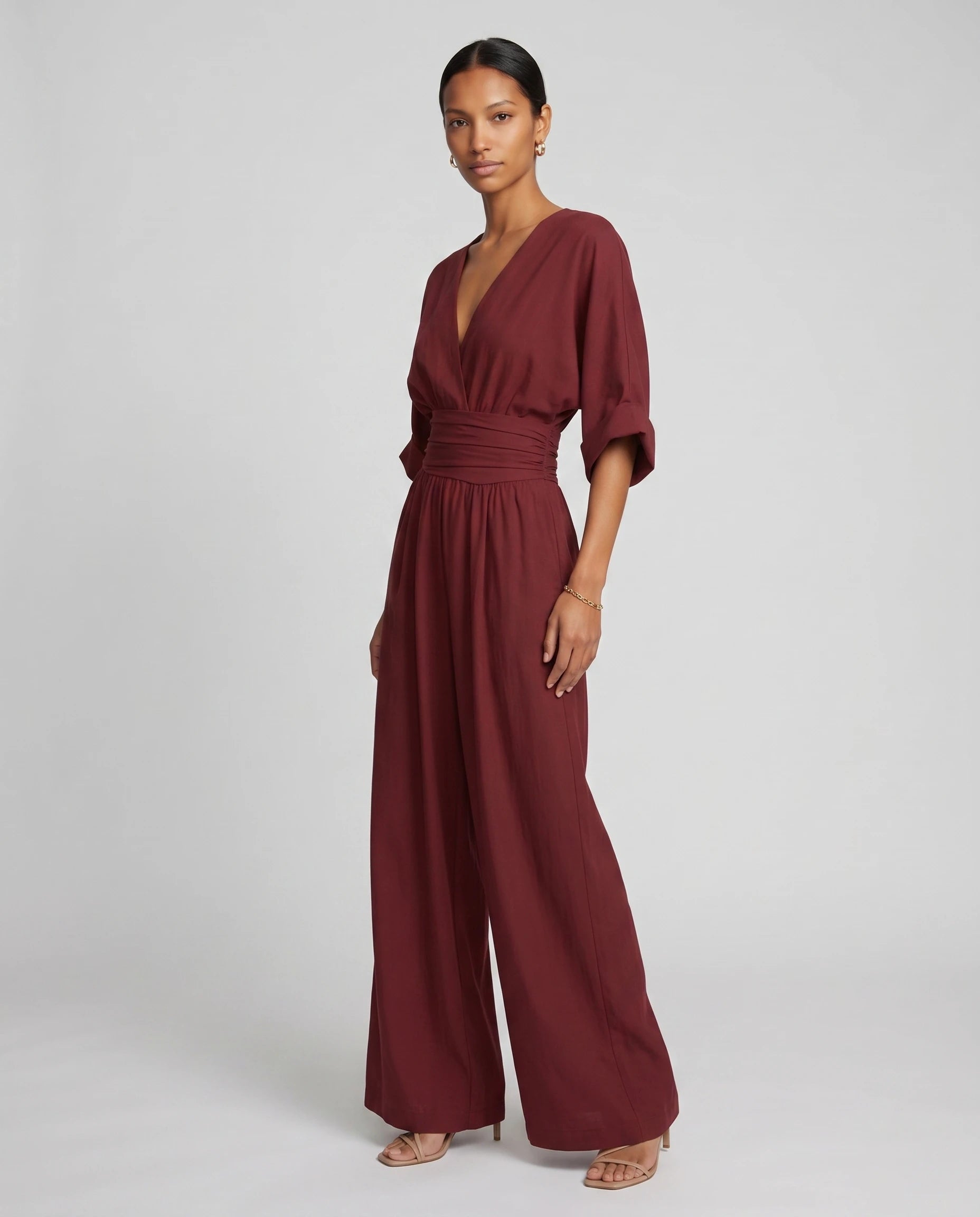Combinaison habillee jambe large Bordeaux, vue trois-quarts studio - Ophelie | Zolena