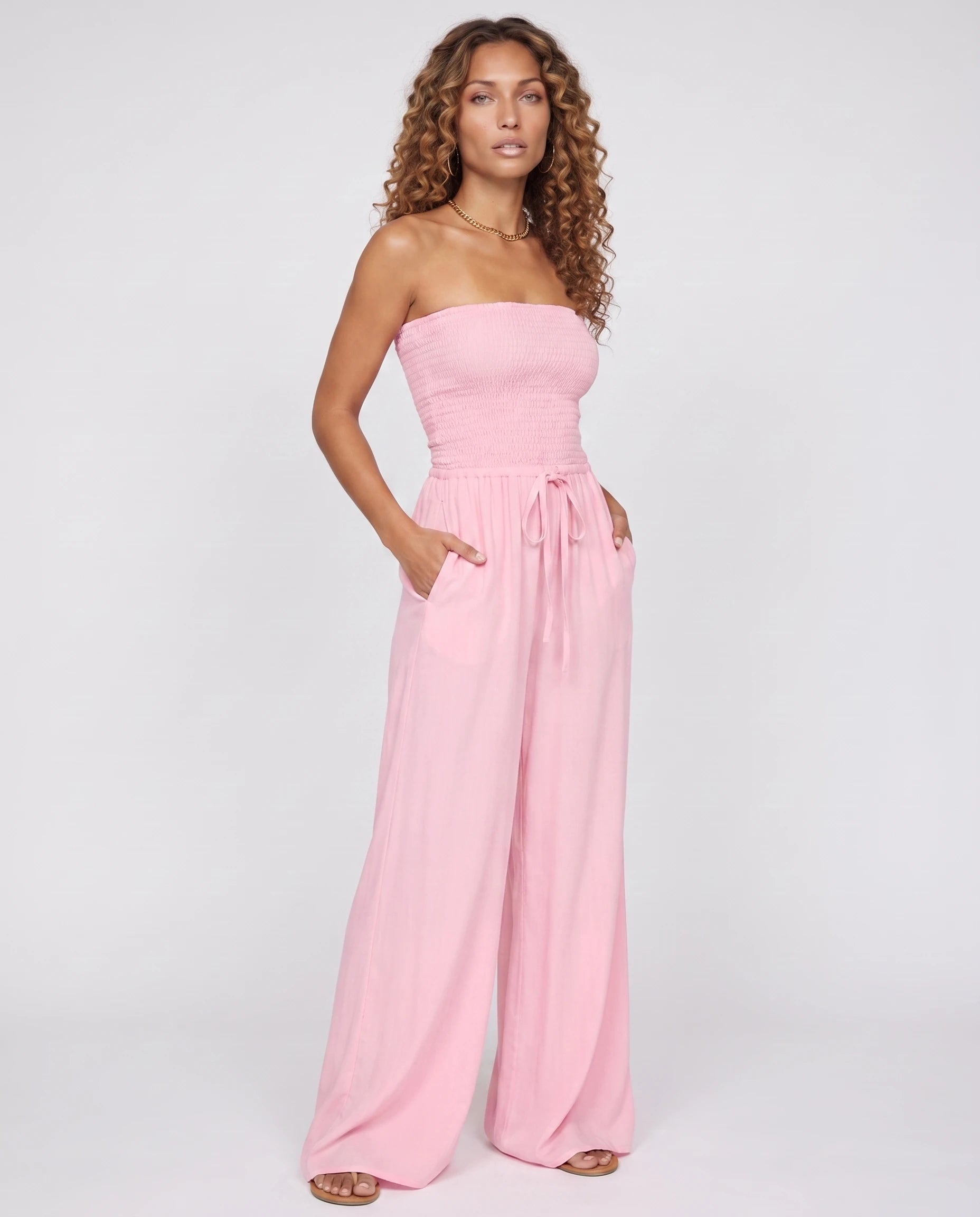 Combinaison bustier rose à jambe large — Lucile - vue studio, trois-quarts