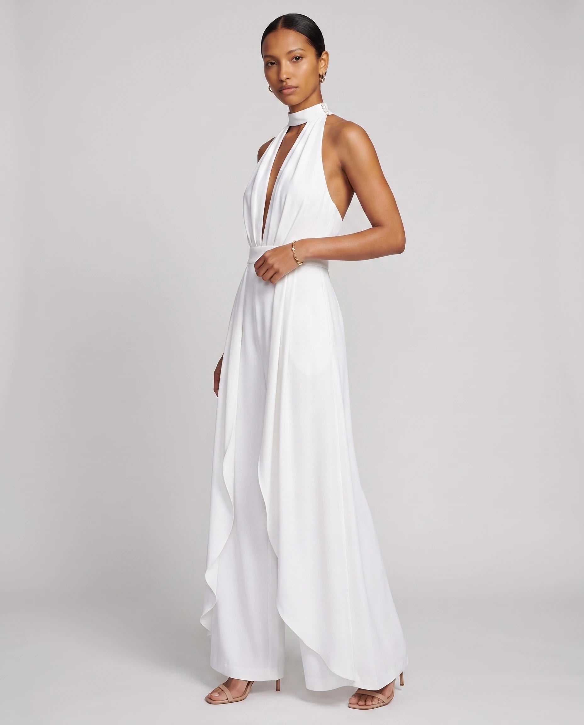 Combinaison habillee dos nu jambe large Blanc, vue trois-quarts studio - Celestine | Zolena