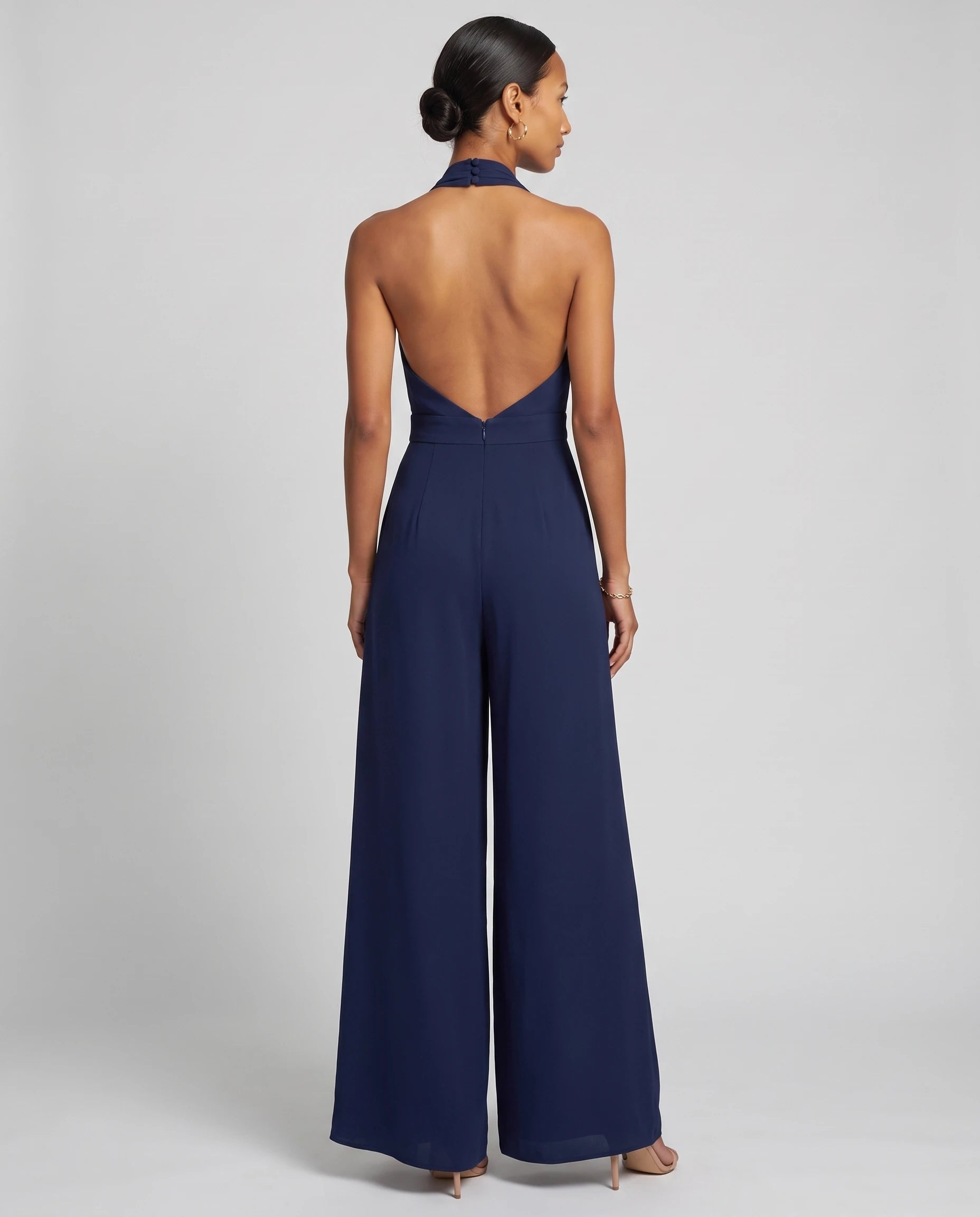 Combinaison habillee dos nu jambe large Bleu Marine, dos nu ouvert vue studio - Celestine | Zolena