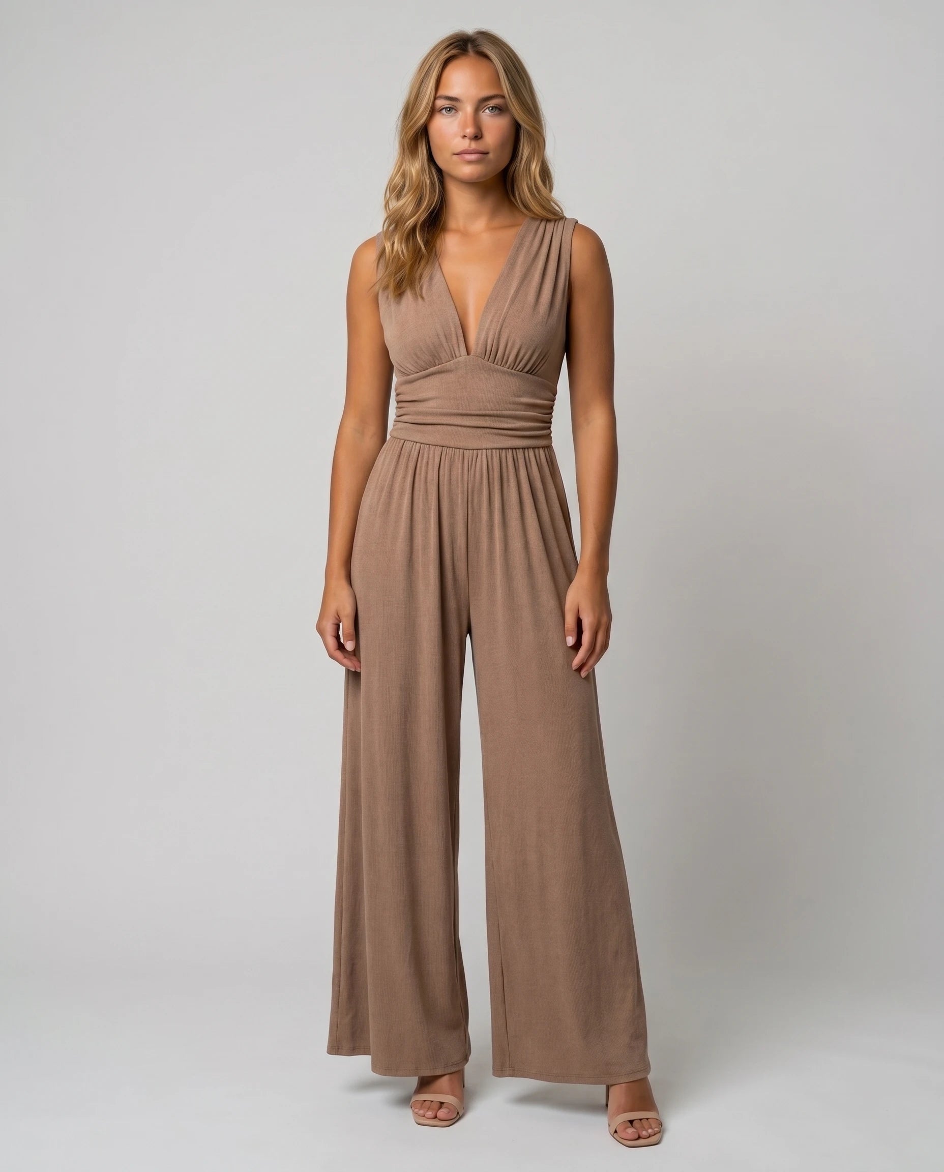 Combinaison large fluide col V — Romane - Camel - studio face