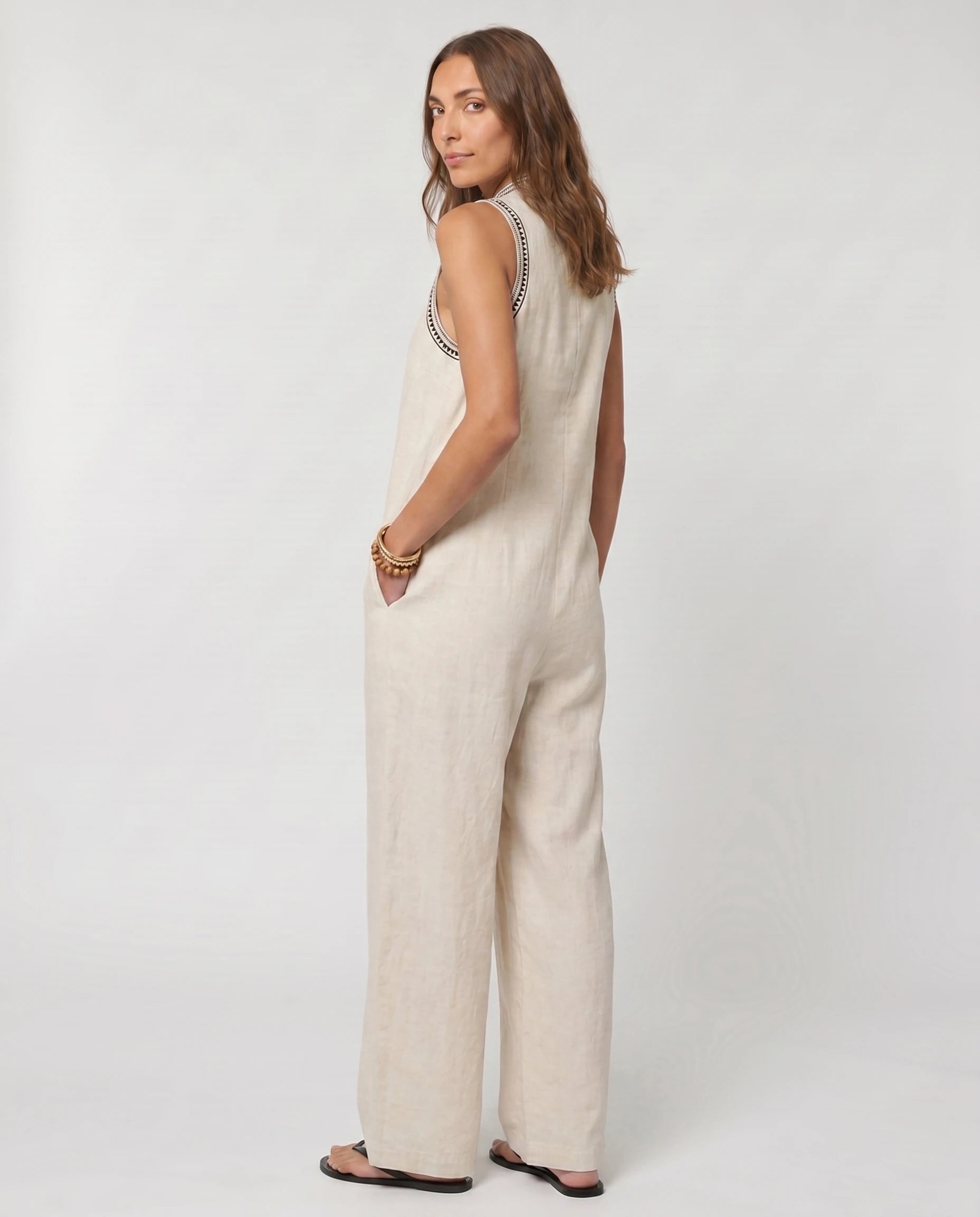 Combinaison en lin brodee Oriane beige - vue de dos et poche laterale