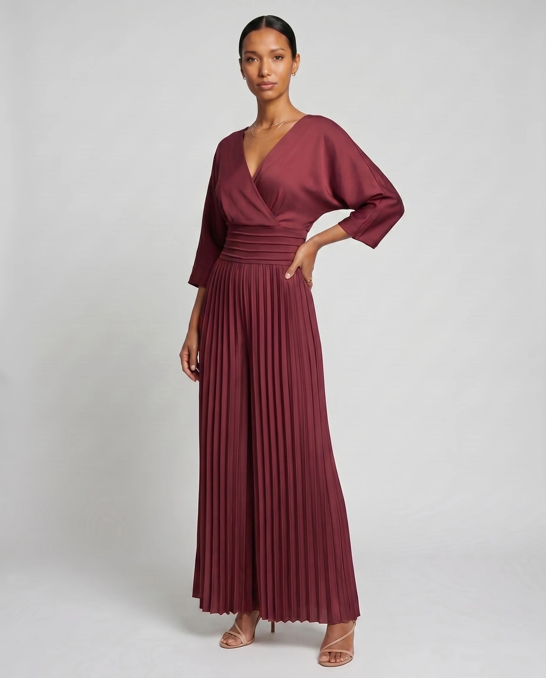 Combinaison habillee plissee Berenice Bordeaux - vue de trois-quarts studio