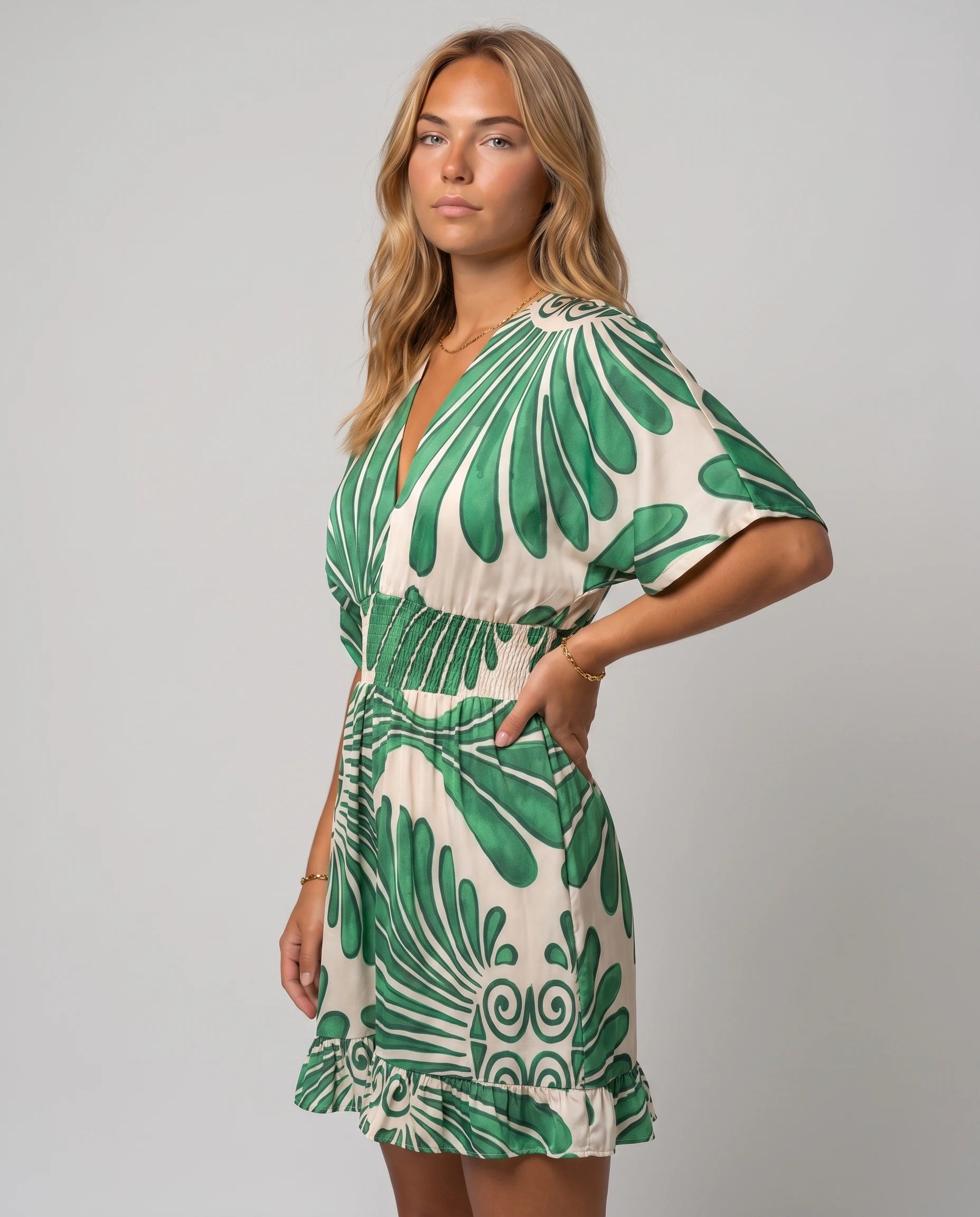 Combishort imprime col V Coline, coloris Vert, vue de trois quarts en studio
