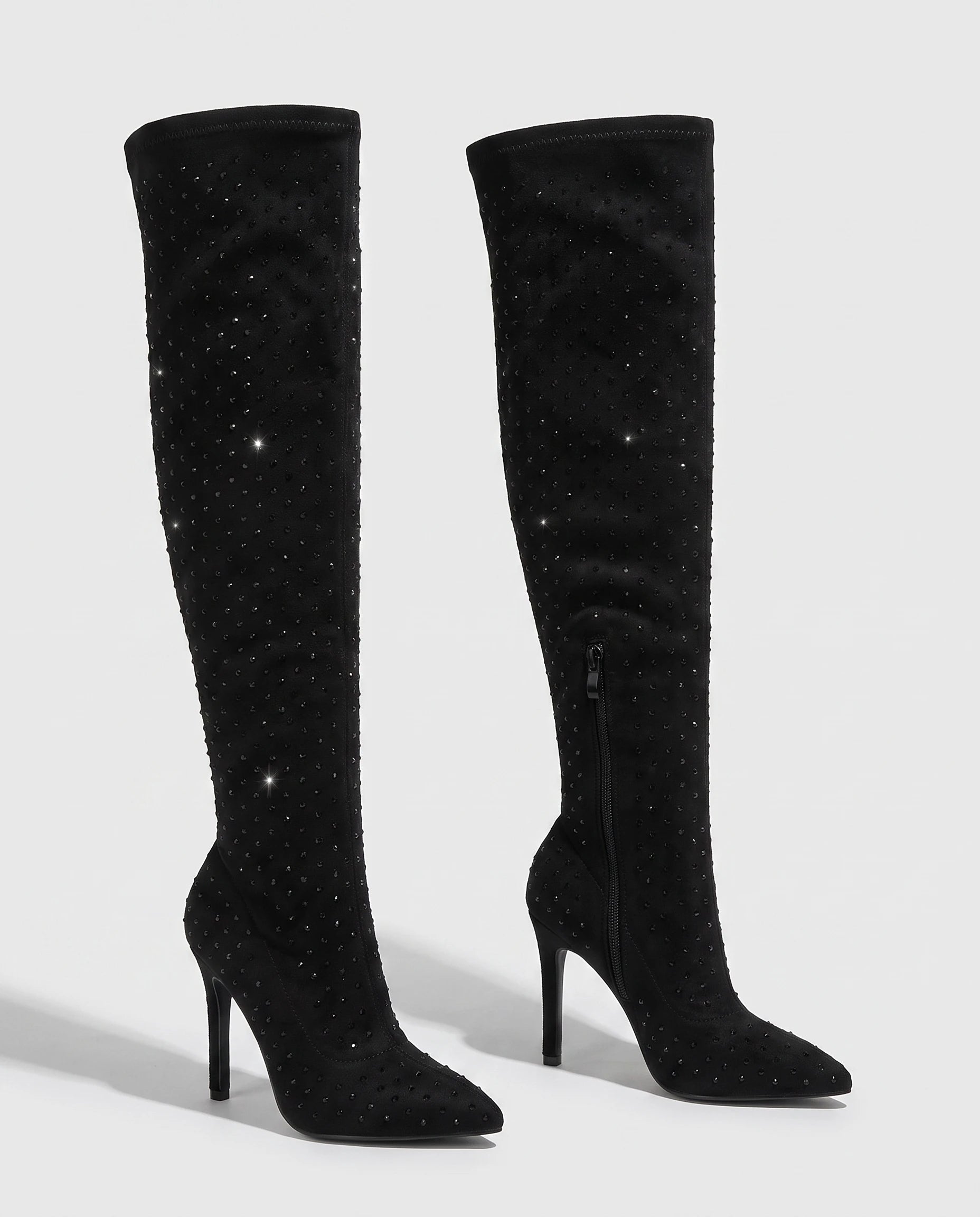 Cuissardes en suédine à strass Bérangère — Noir, paire vue de trois quarts en studio