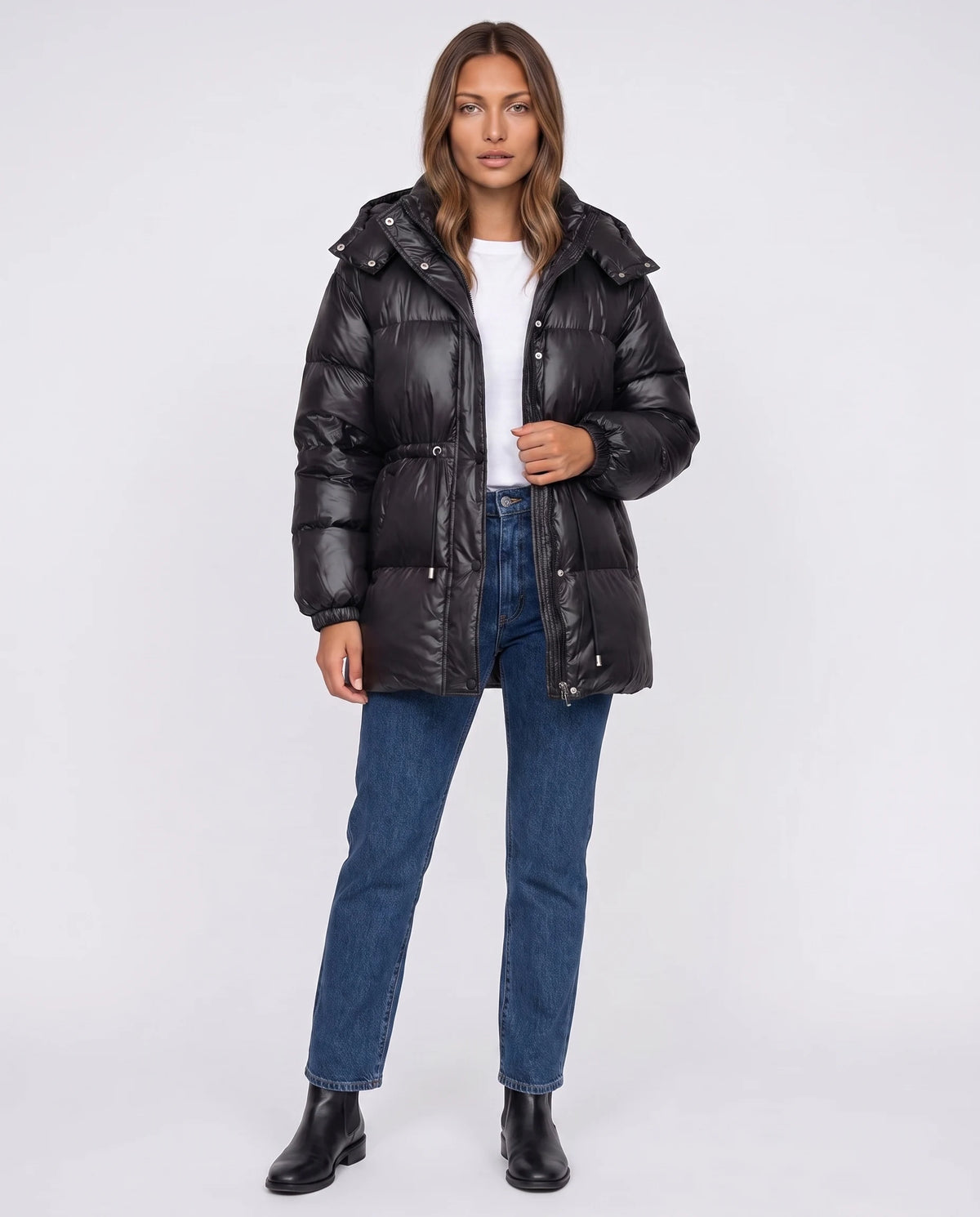 Doudoune brillante Armeline en Noir, vue de face en pied