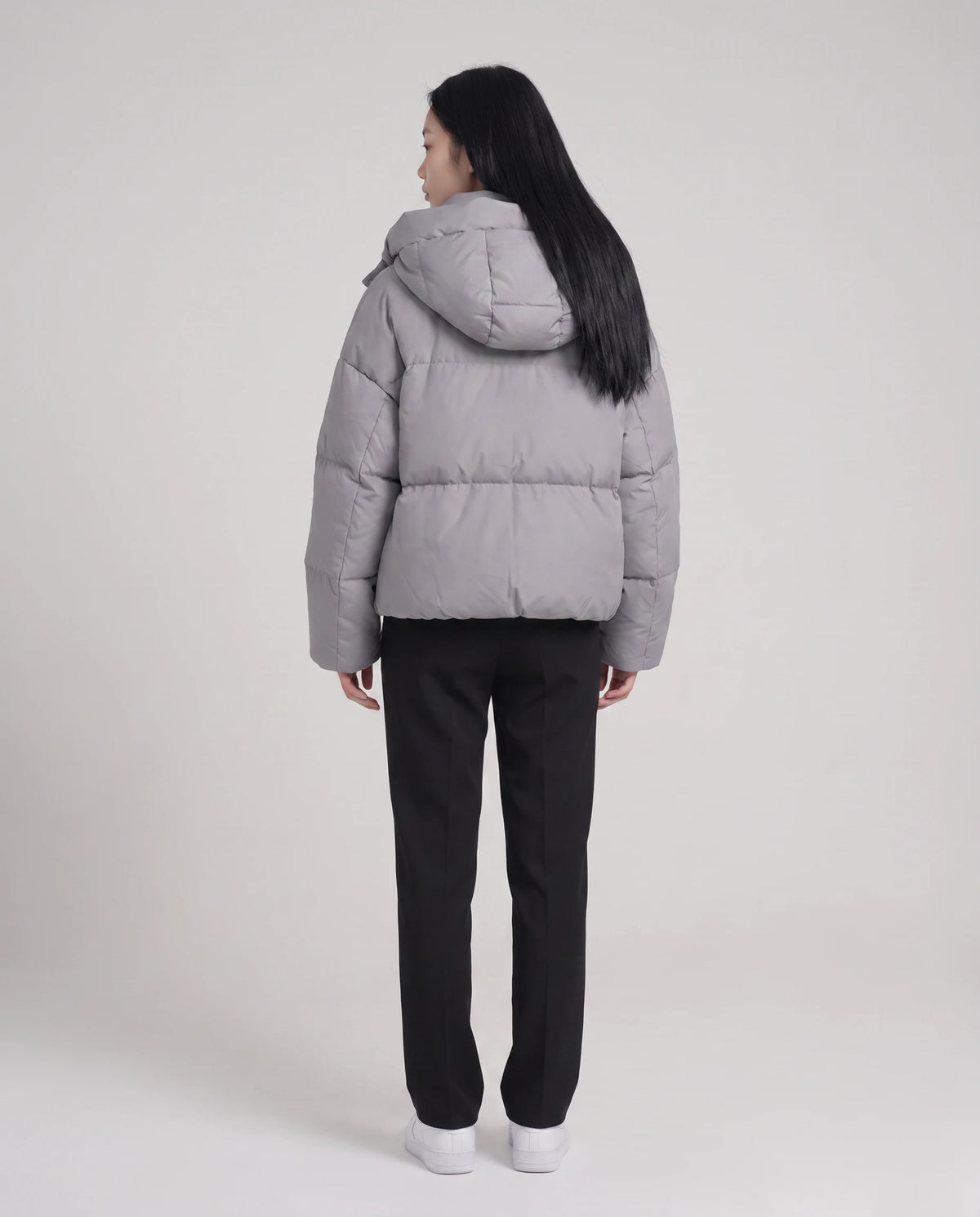 Cropped Pufferjacke mit Kapuze Sabelline in Grau, Rückansicht