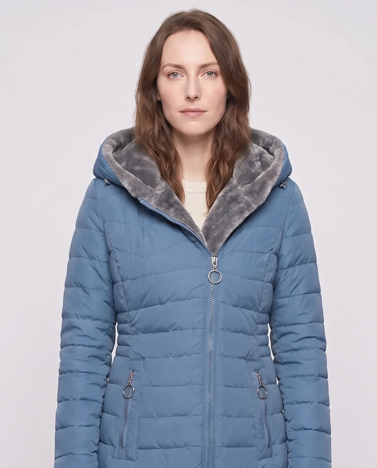 Doudoune mi-longue doublée polaire Aubine en Bleu Denim, plan rapproché de face