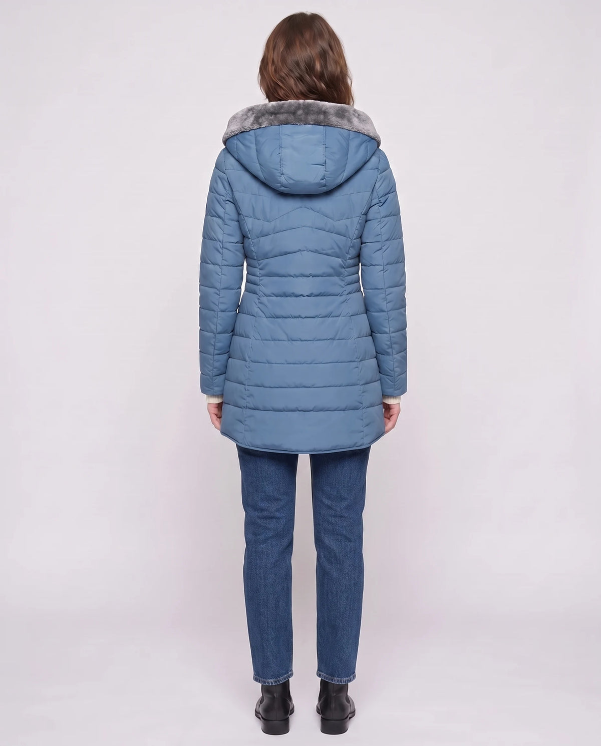 Doudoune mi-longue doublée polaire Aubine en Bleu Denim, vue de dos avec capuche doublée