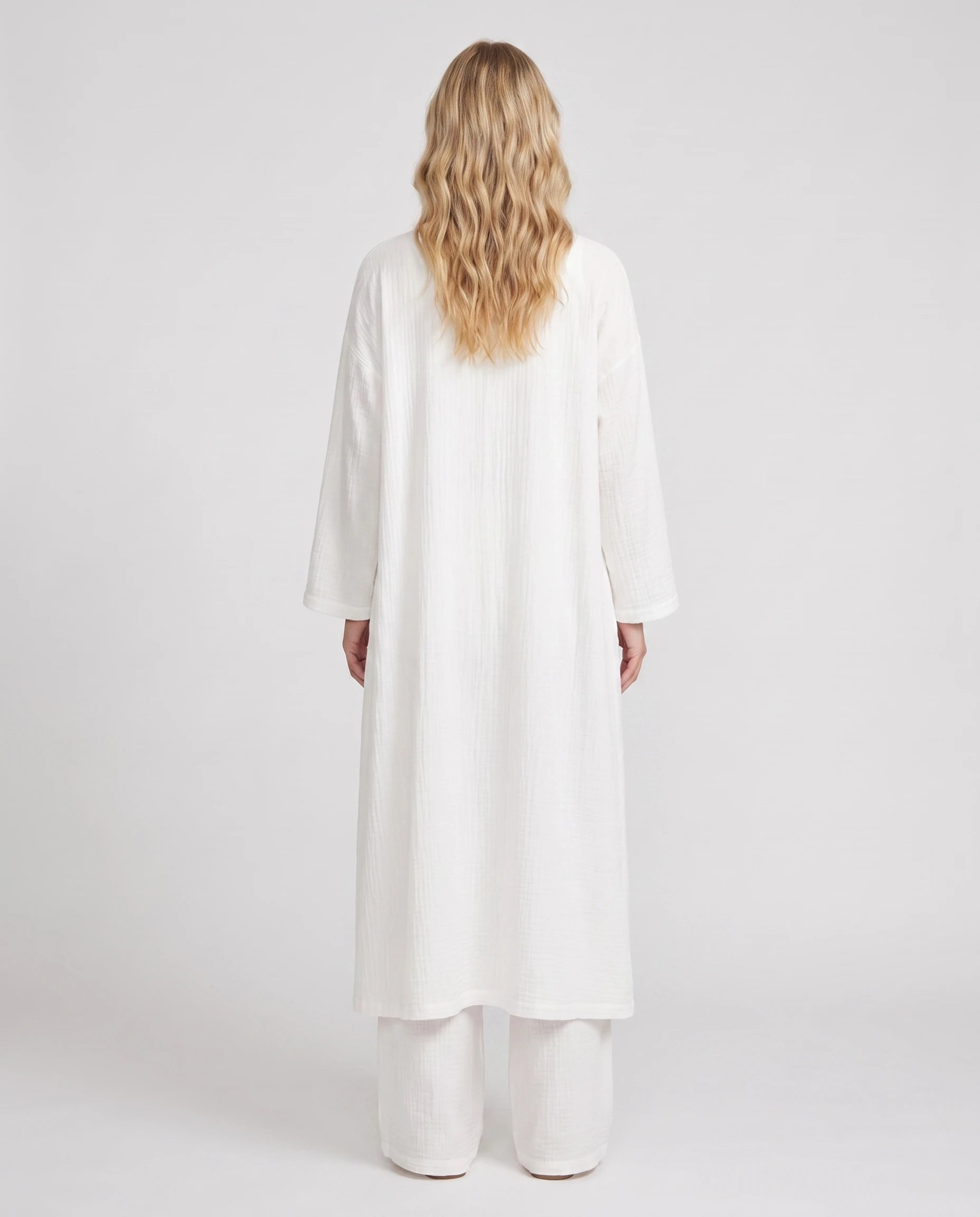 Ensemble 3 pièces cardigan, top et pantalon large Émérence — Blanc — vue dos studio