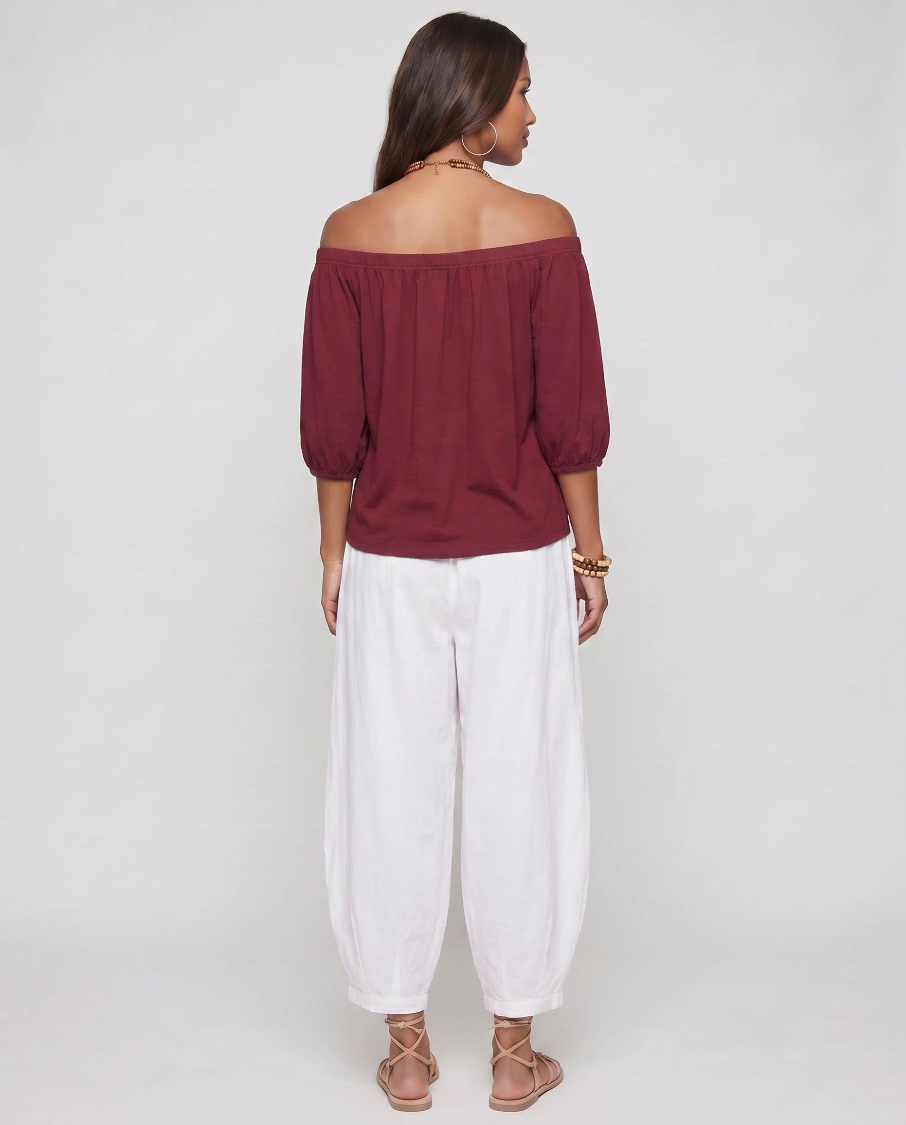 Ensemble epaules denudees et pantalon sarouel Bordeaux vue de dos studio - Lorene | Zolena